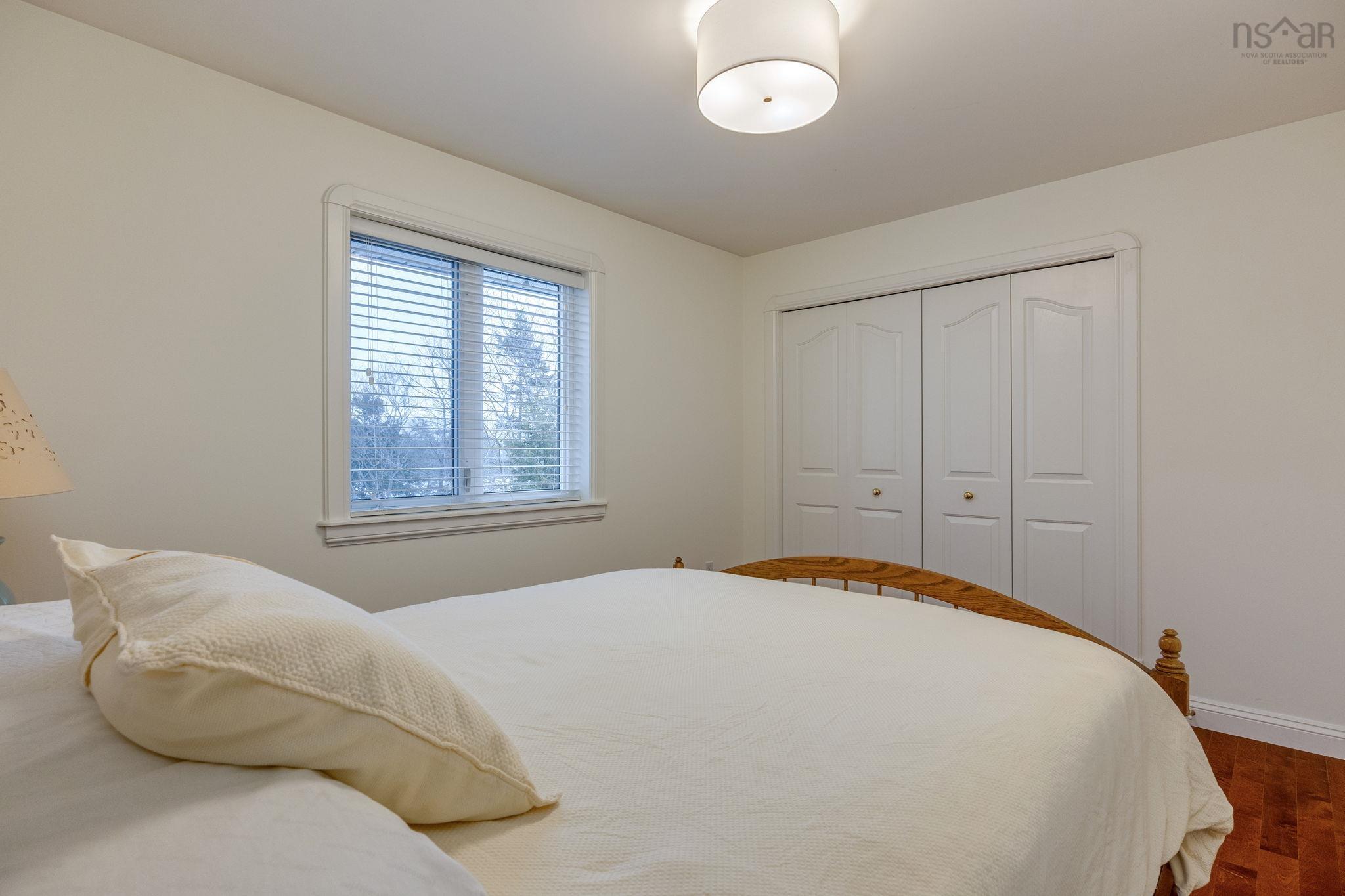 $1,450,000.00: 23 Lakeshore Park Terrace, Dartmouth