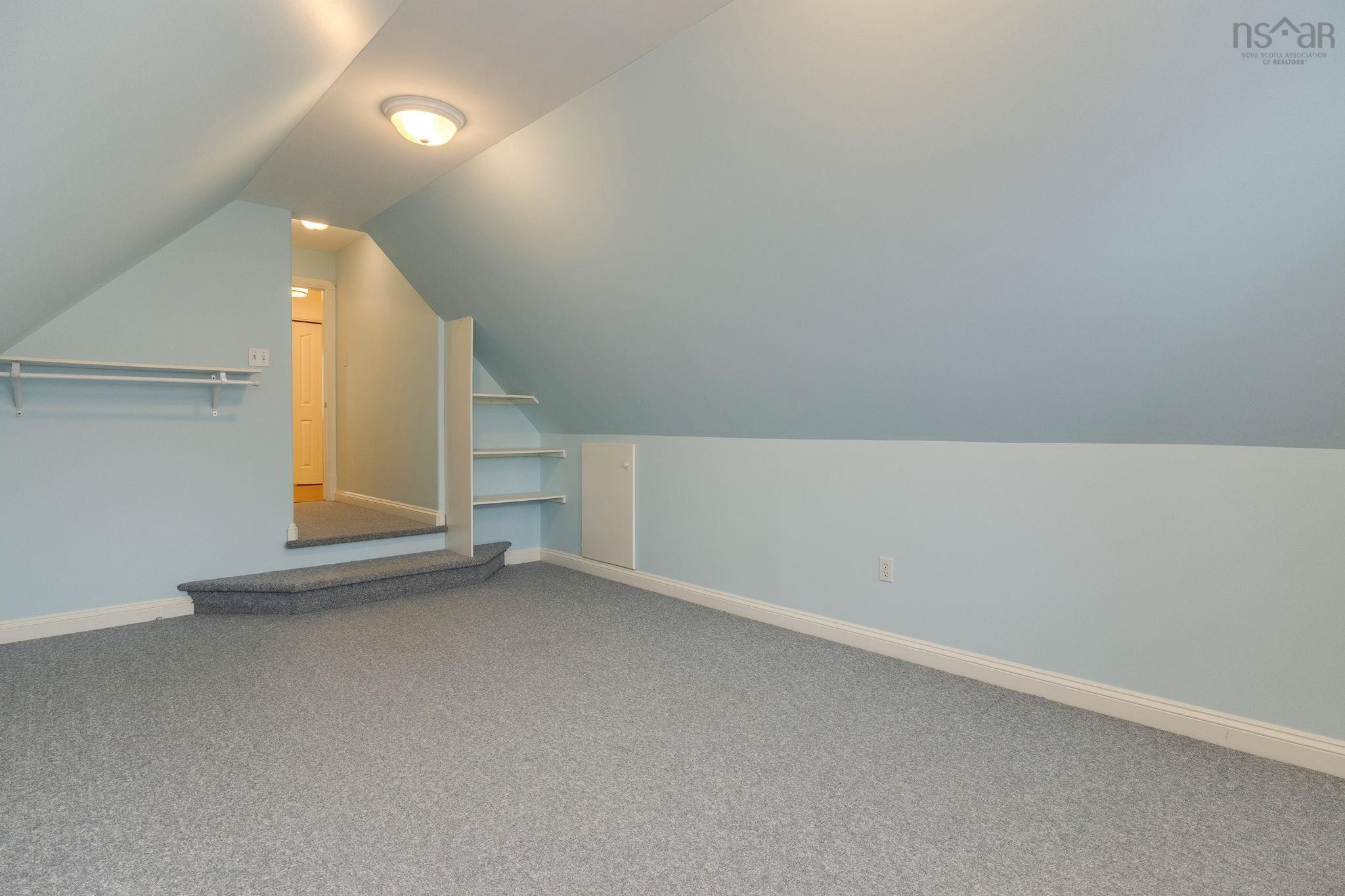 $1,450,000.00: 23 Lakeshore Park Terrace, Dartmouth