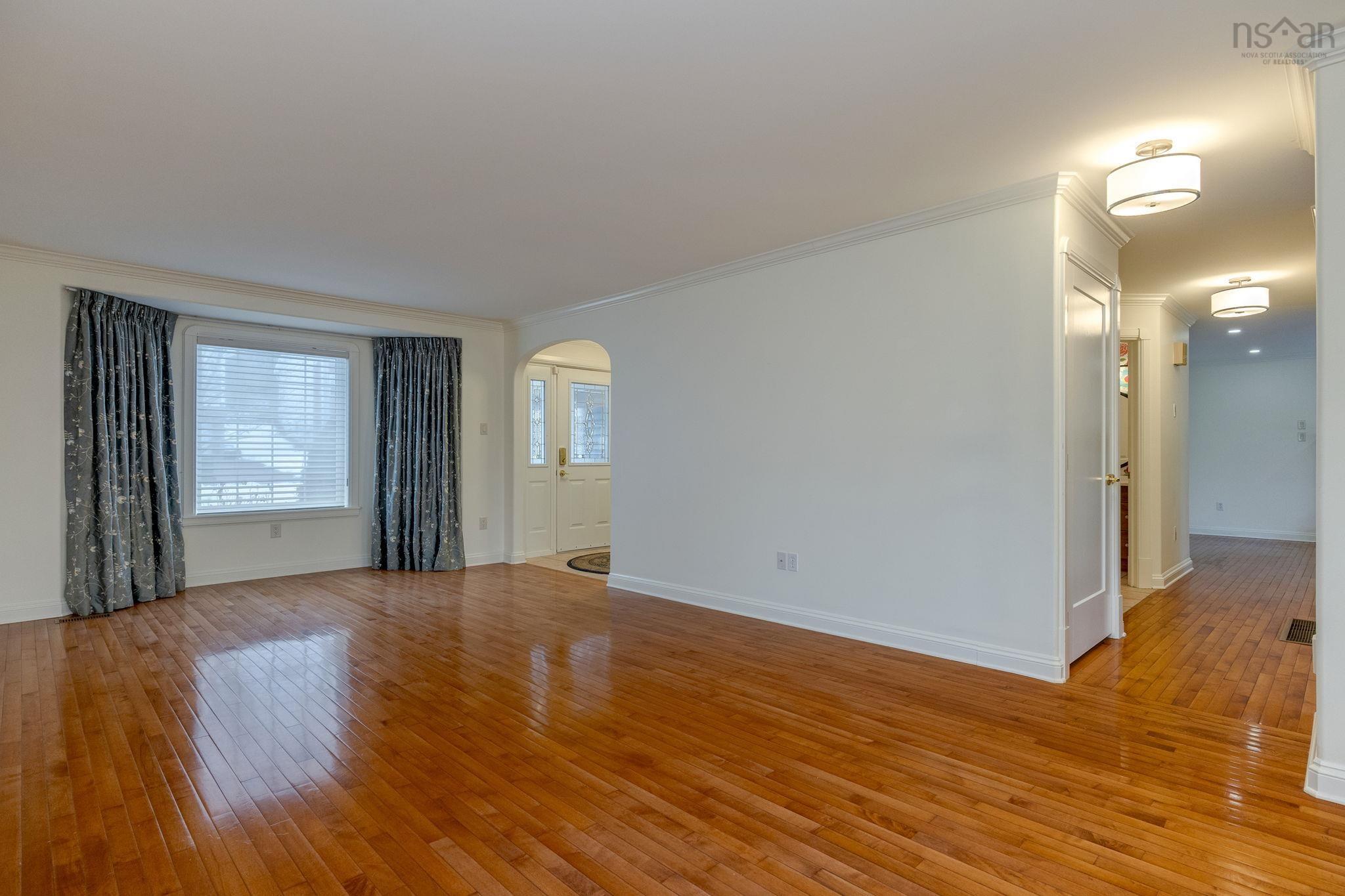 $1,450,000.00: 23 Lakeshore Park Terrace, Dartmouth