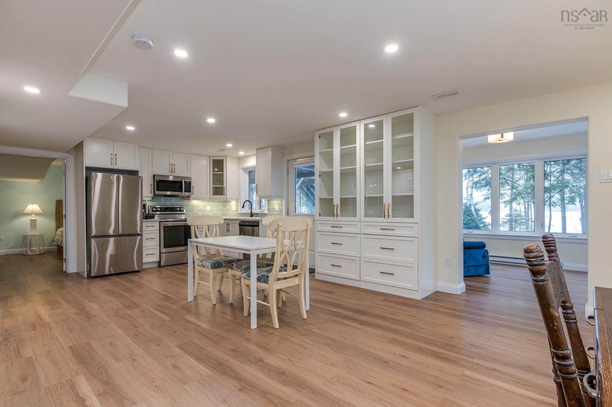 $1,450,000.00: 23 Lakeshore Park Terrace, Dartmouth