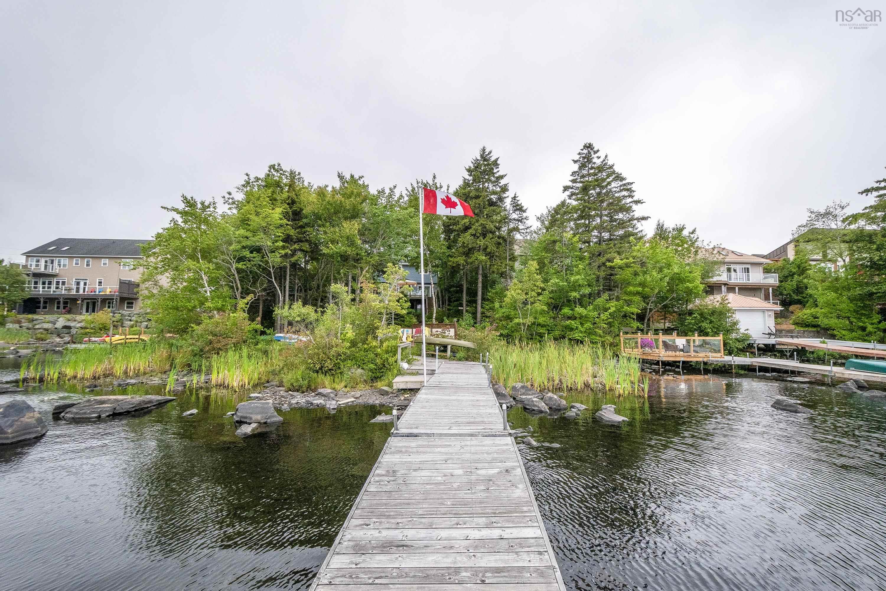 $1,450,000.00: 23 Lakeshore Park Terrace, Dartmouth
