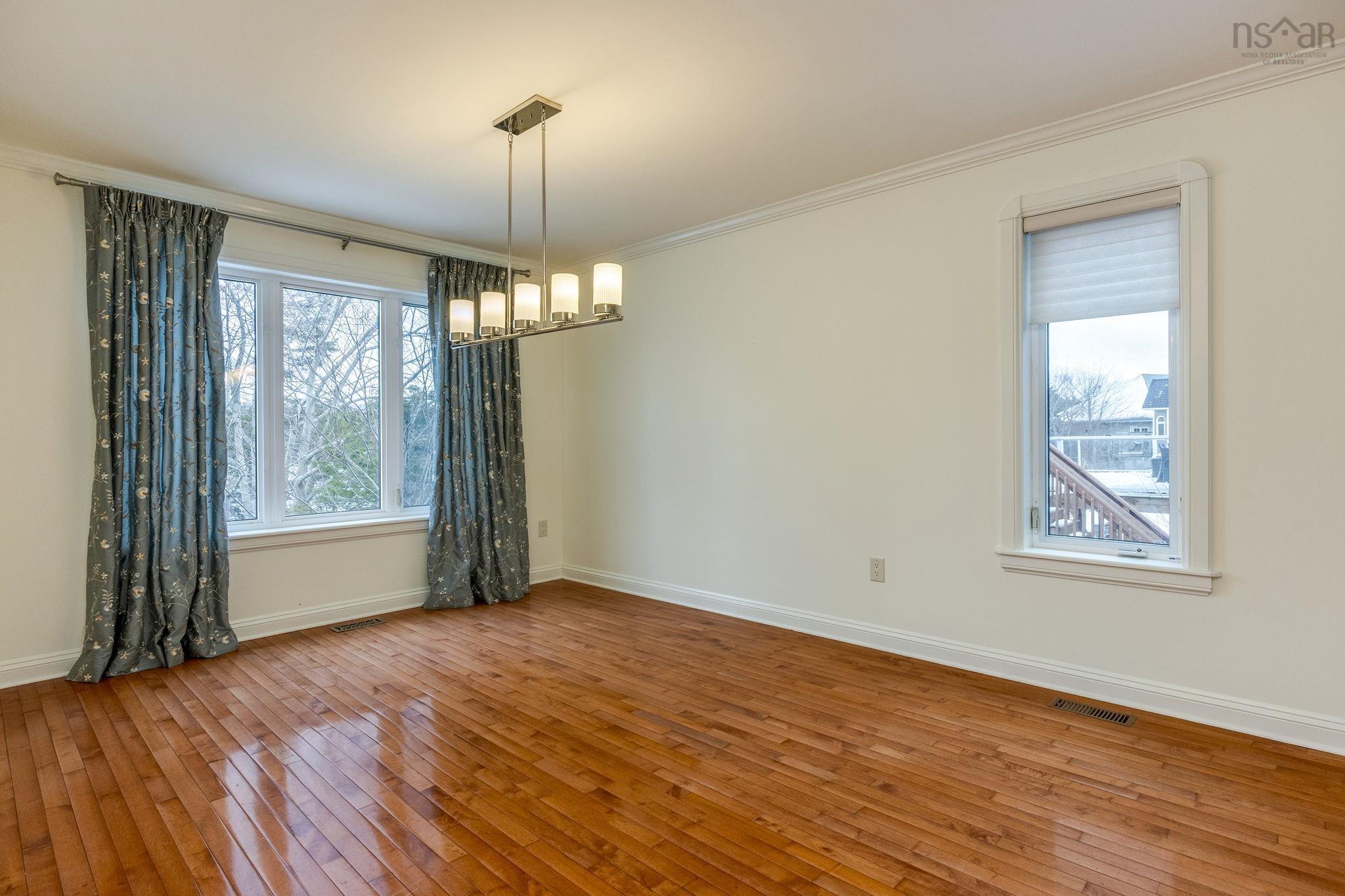 $1,450,000.00: 23 Lakeshore Park Terrace, Dartmouth