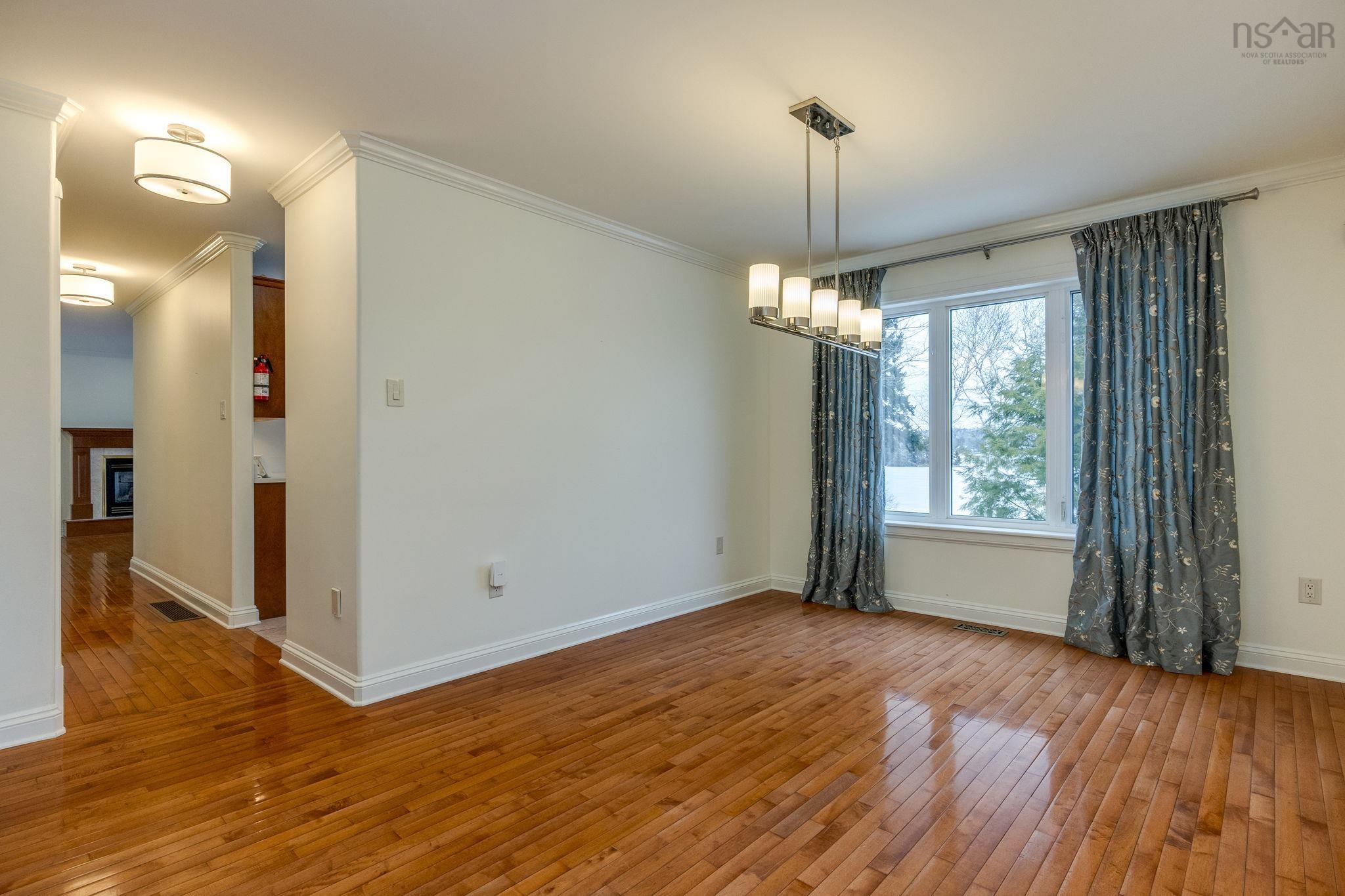 $1,450,000.00: 23 Lakeshore Park Terrace, Dartmouth