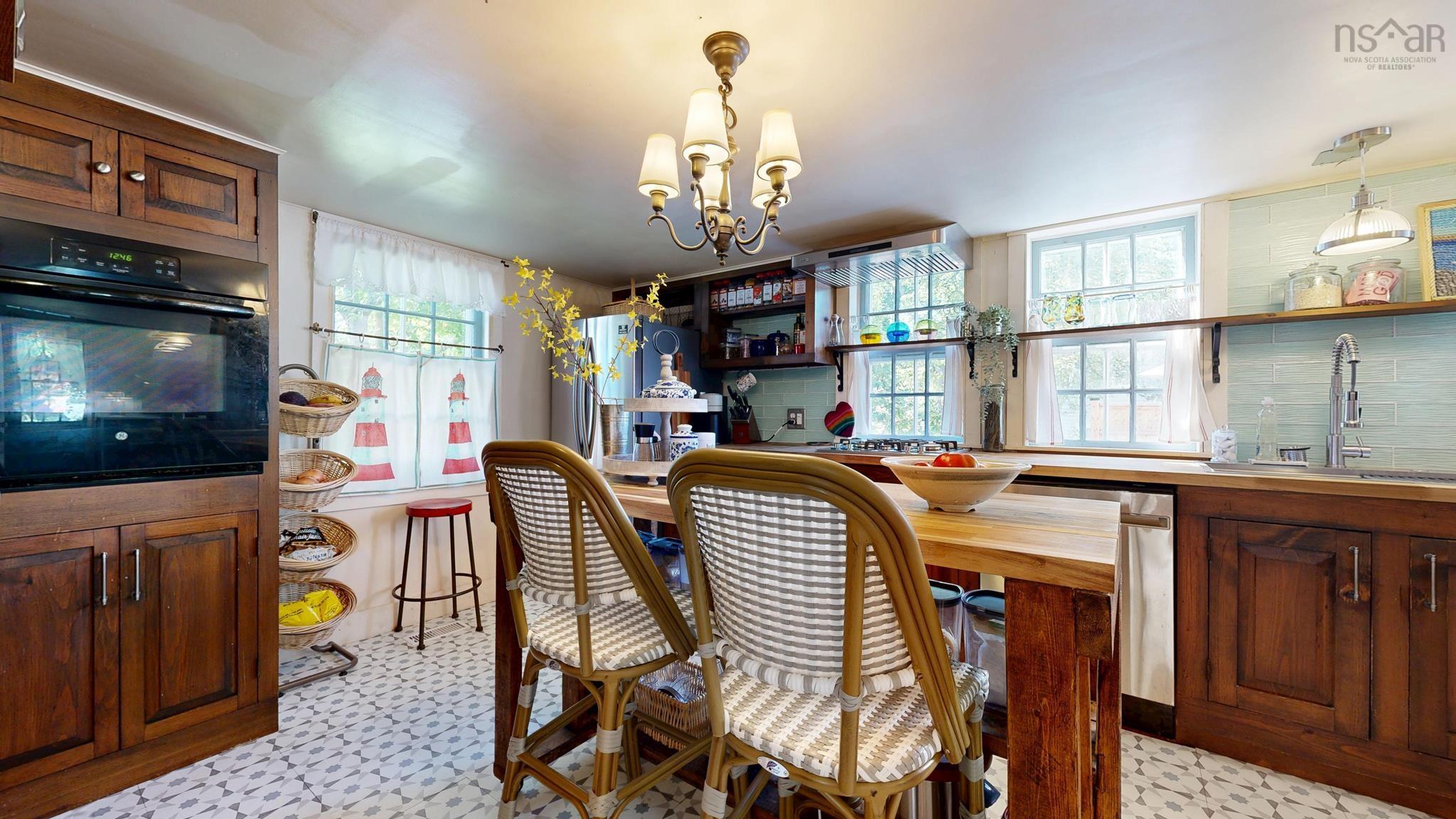 $419,000.00: 17 George Street, Shelburne