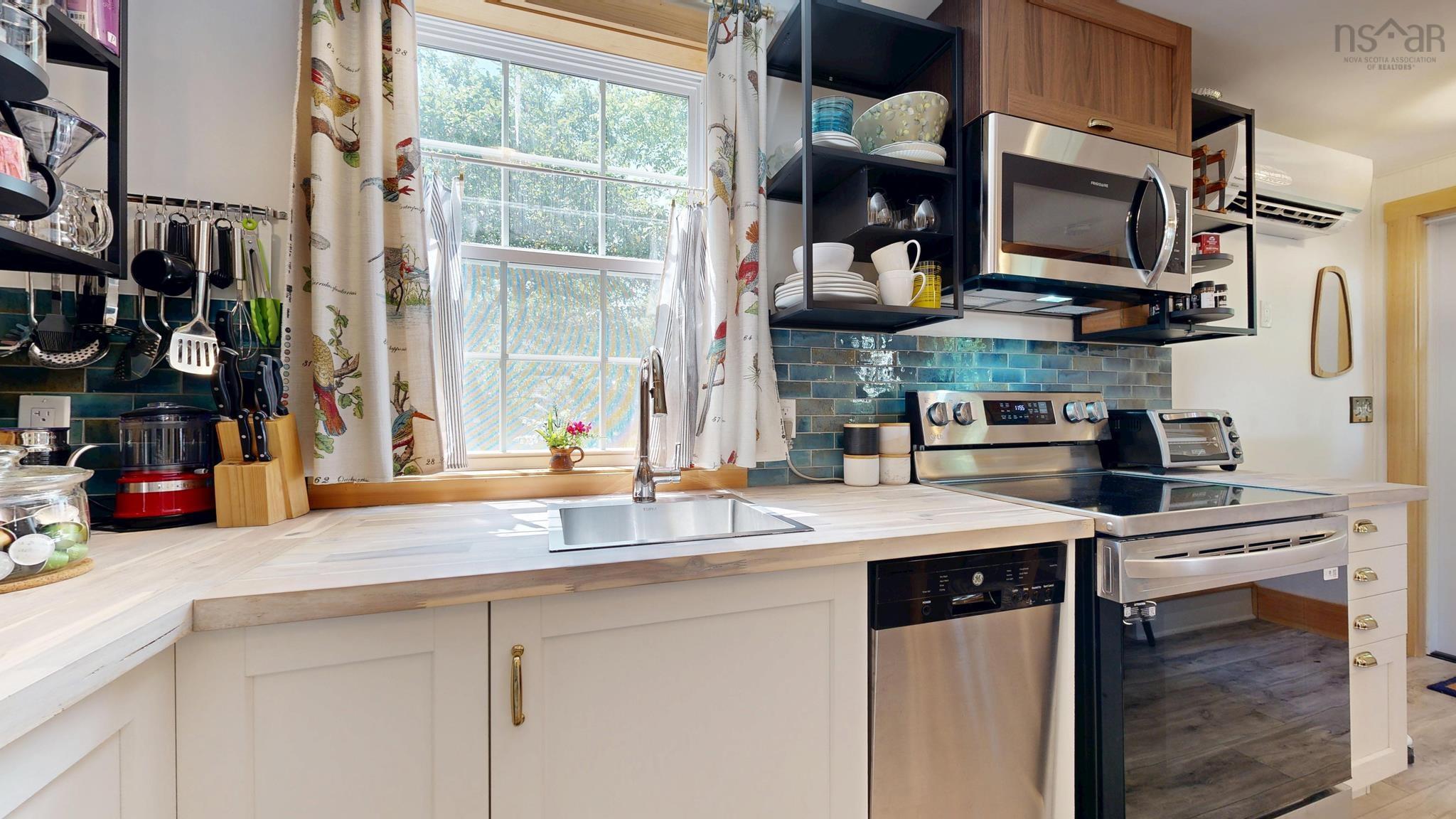 $419,000.00: 17 George Street, Shelburne