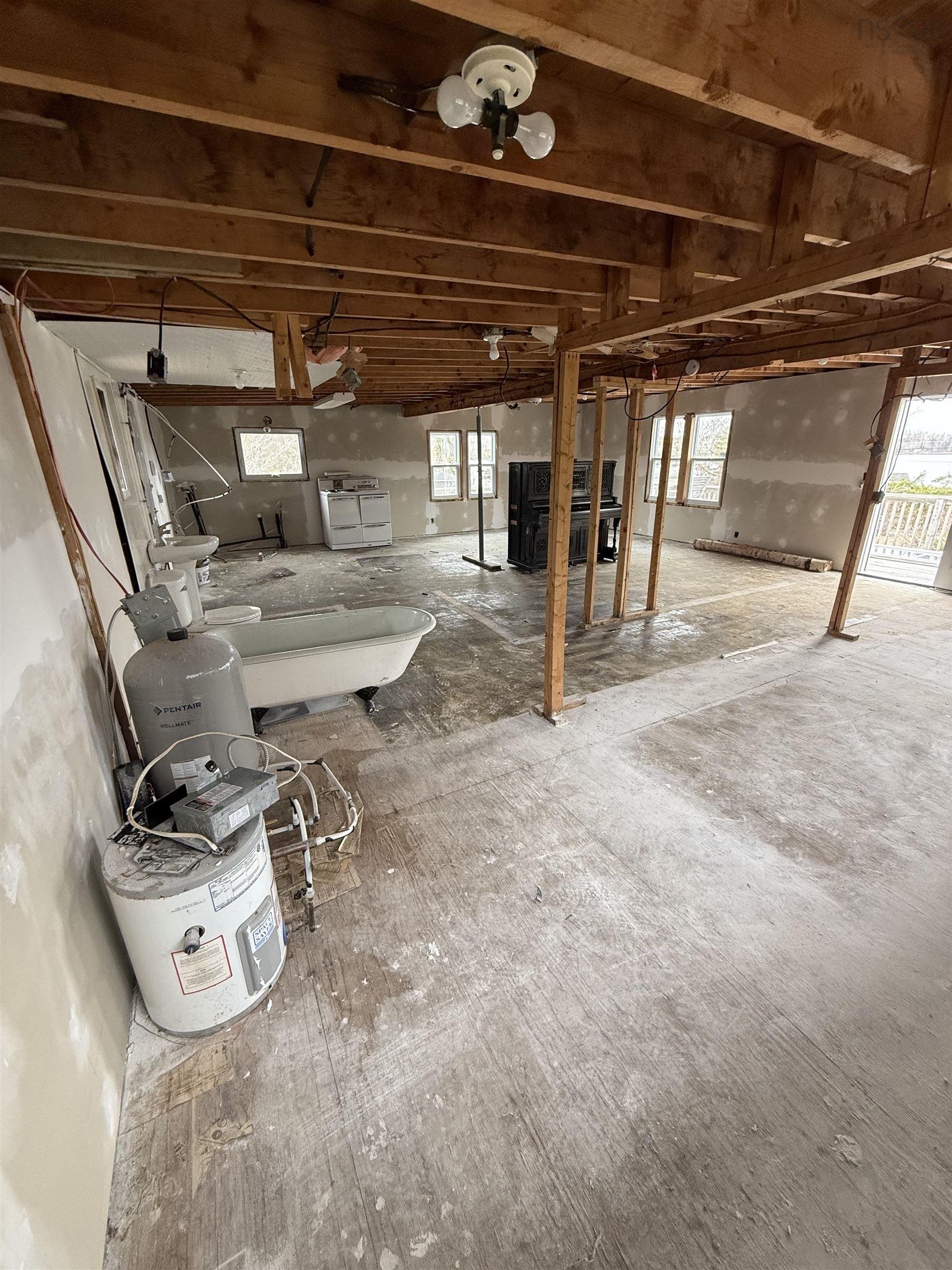 $159,000.00: 280 Malcolm