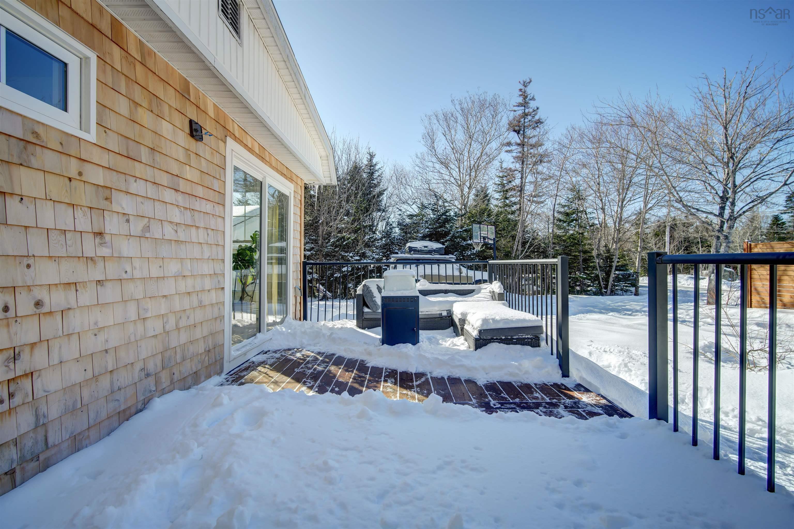 $424,900.00: 248 Club Road, Hatchet Lake