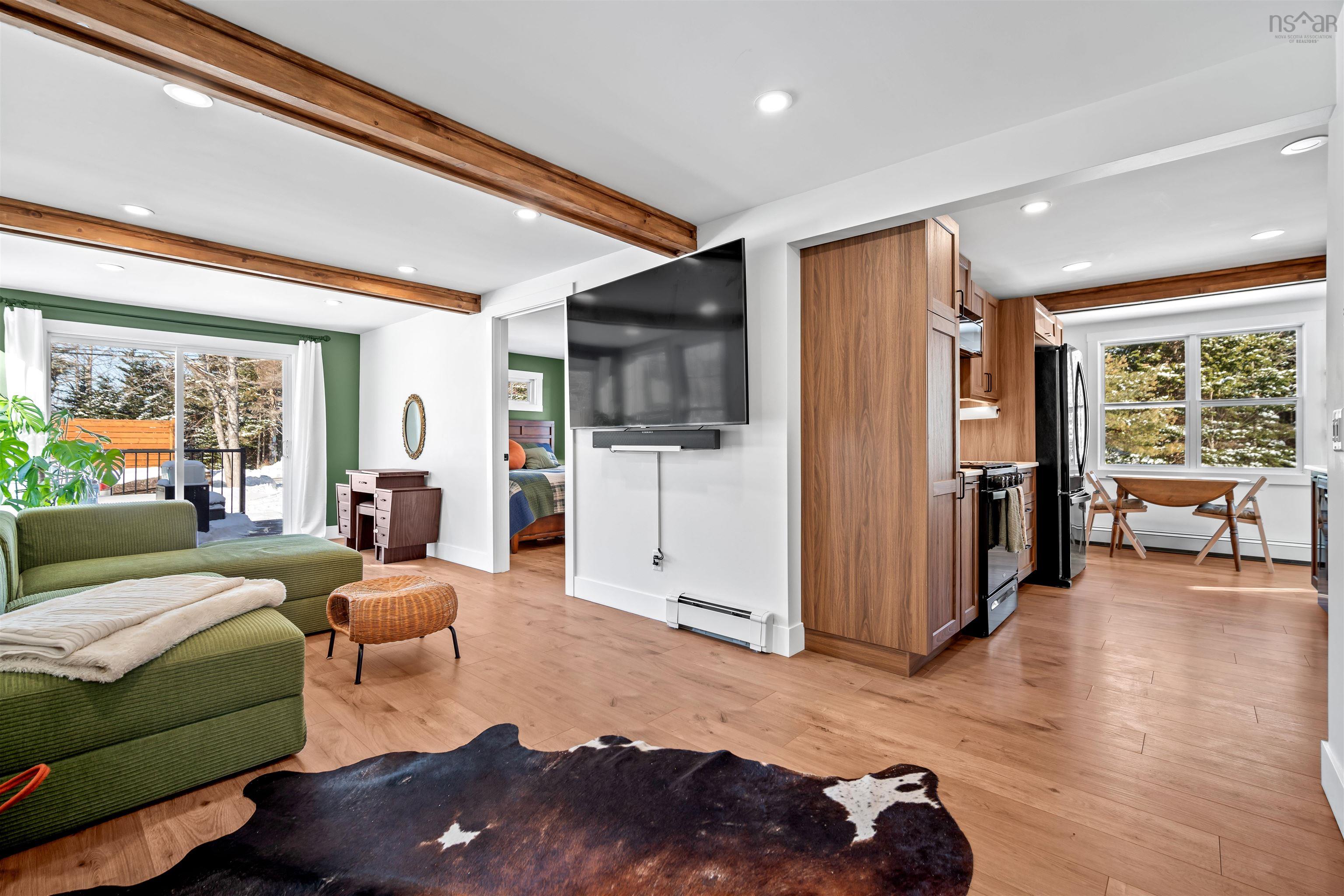 $424,900.00: 248 Club Road, Hatchet Lake