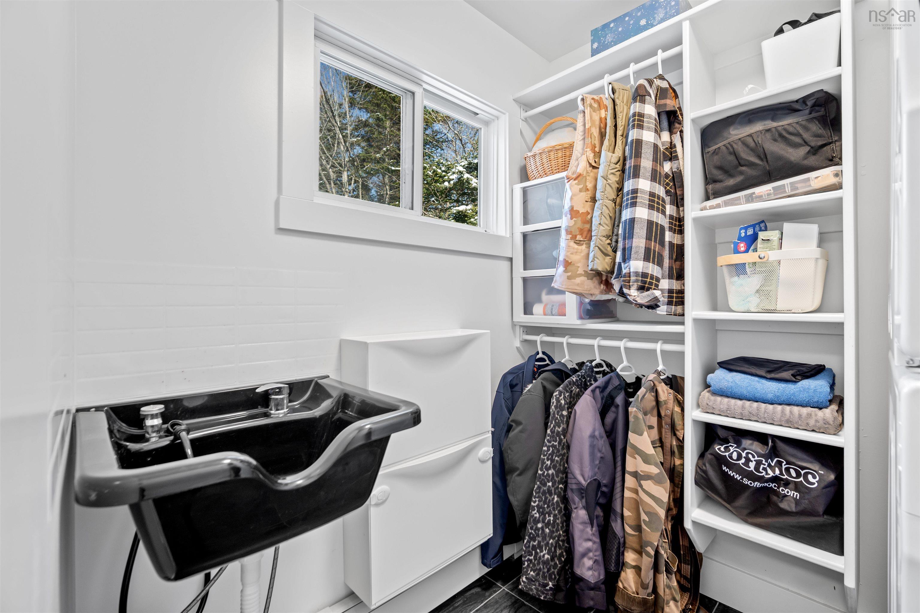 $424,900.00: 248 Club Road, Hatchet Lake