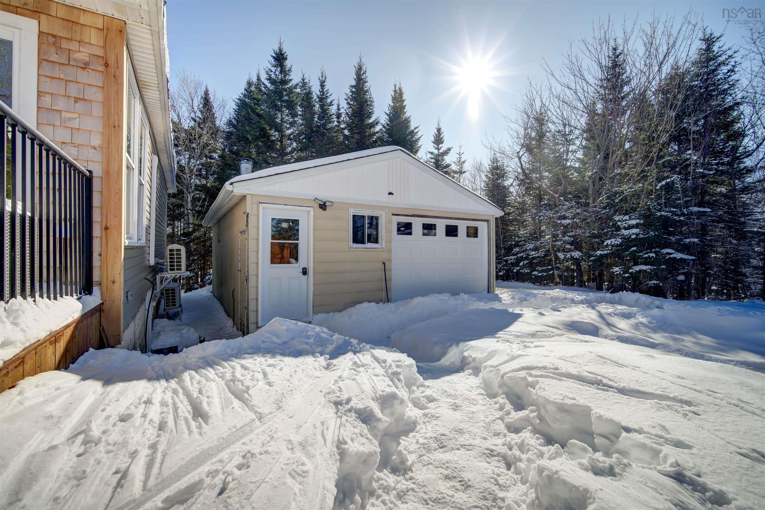 $424,900.00: 248 Club Road, Hatchet Lake