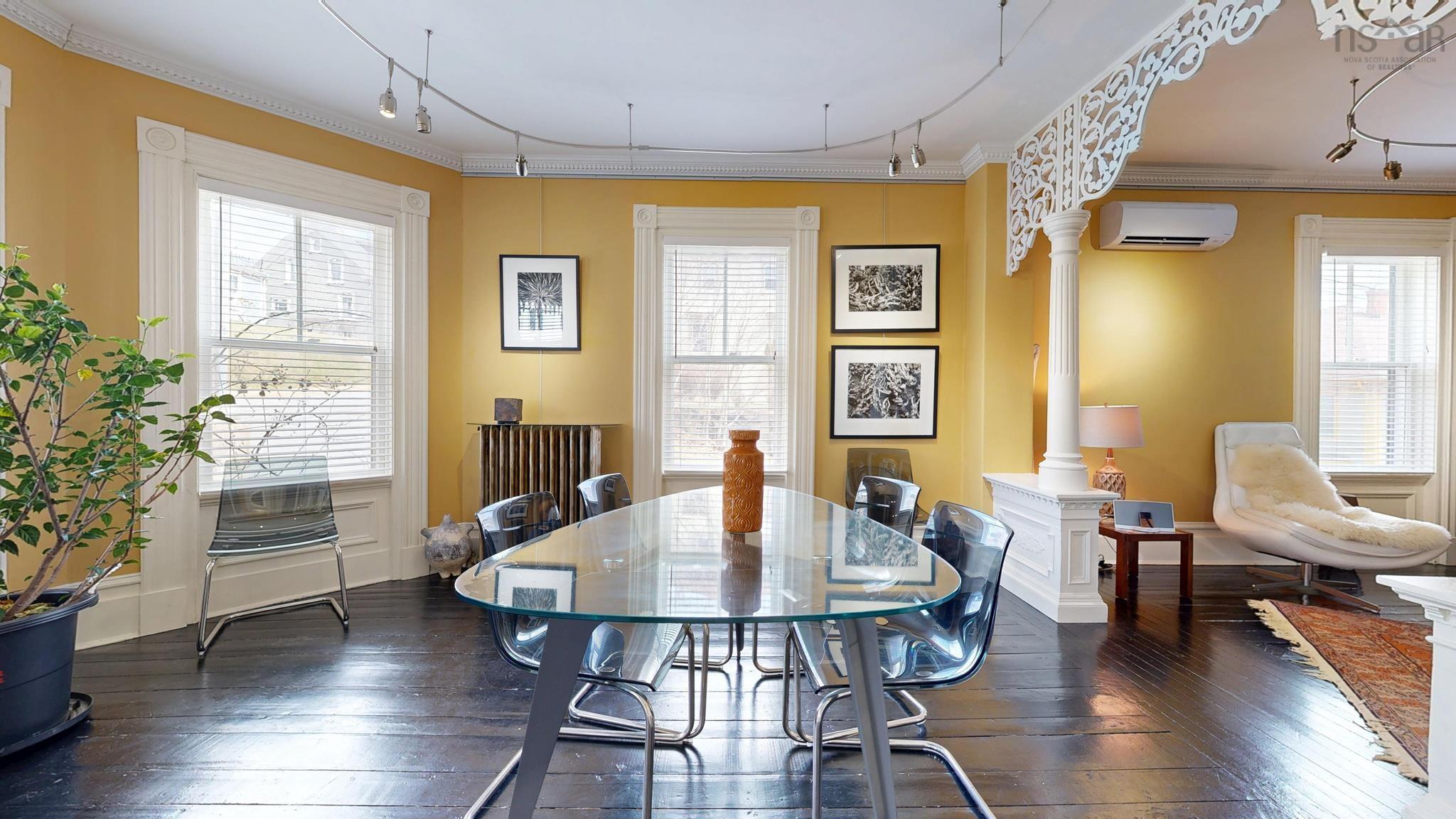 $817,000.00: 306 Lincoln Street, Lunenburg