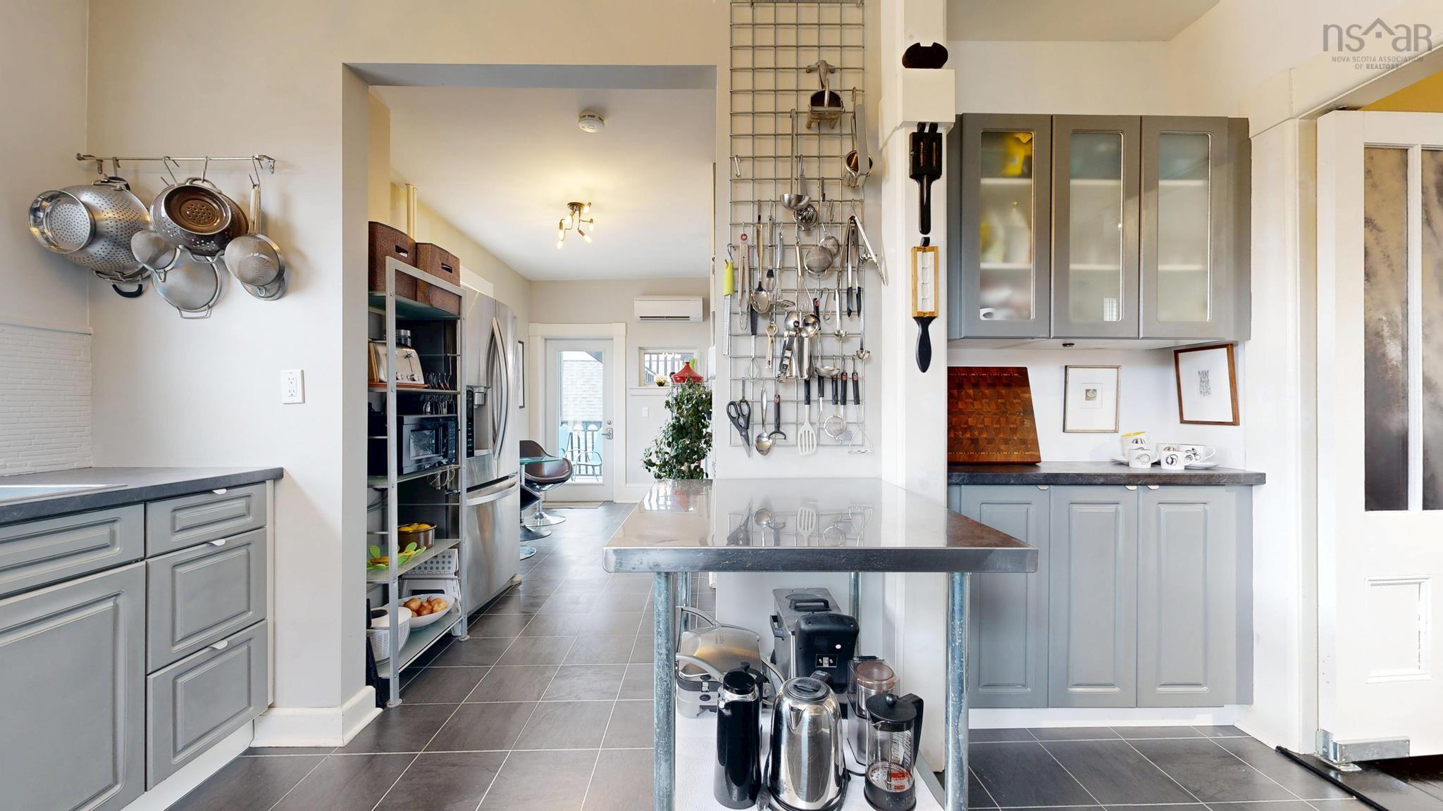 $817,000.00: 306 Lincoln Street, Lunenburg