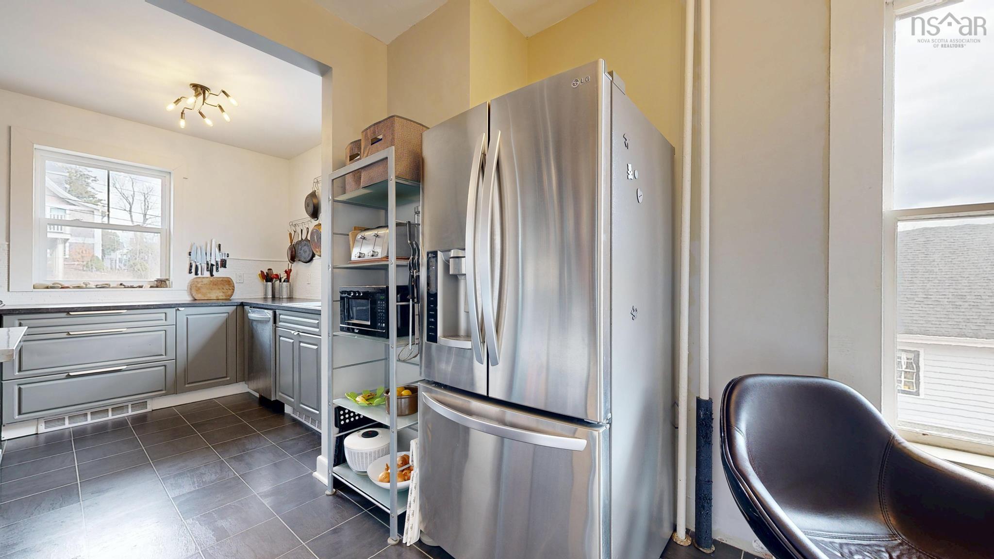 $817,000.00: 306 Lincoln Street, Lunenburg