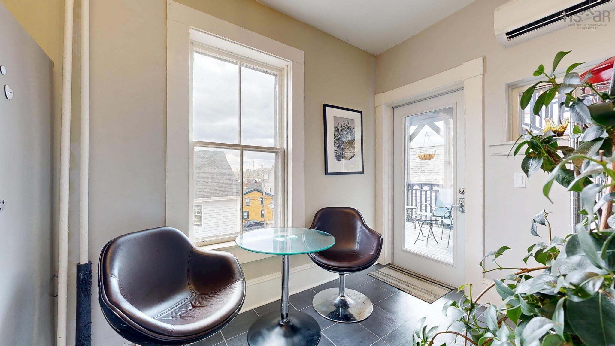 $817,000.00: 306 Lincoln Street, Lunenburg