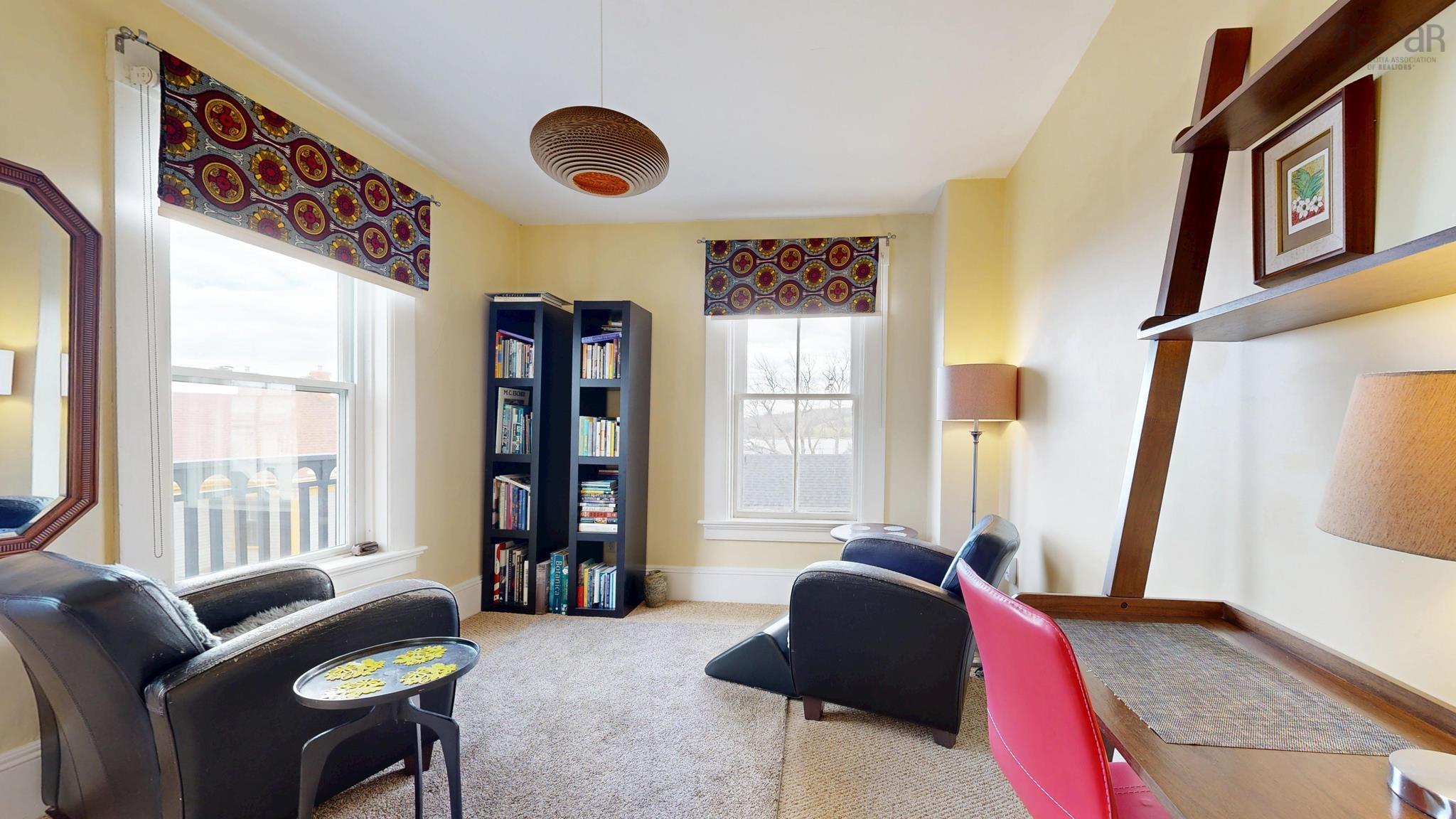 $817,000.00: 306 Lincoln Street, Lunenburg