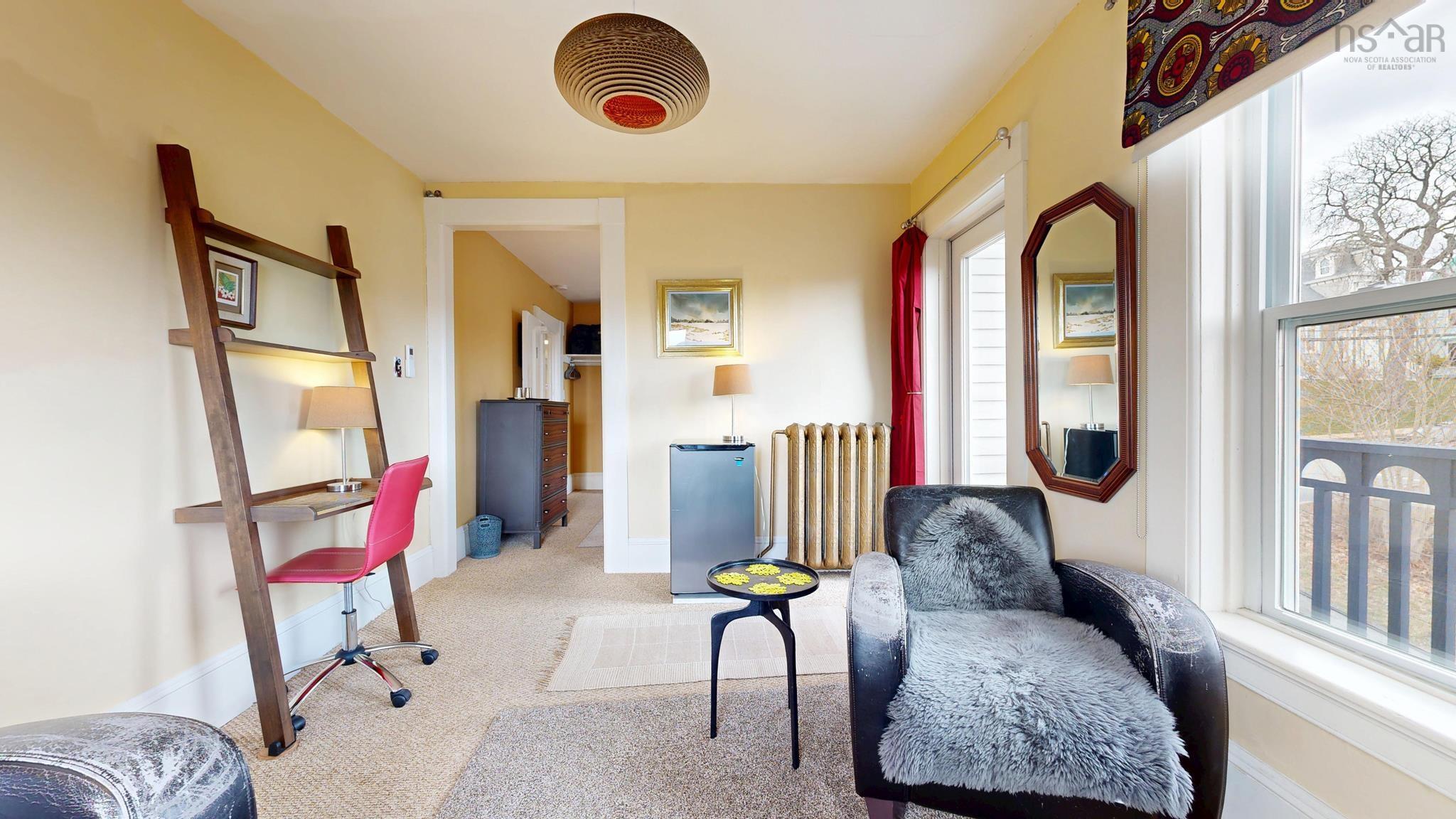 $817,000.00: 306 Lincoln Street, Lunenburg