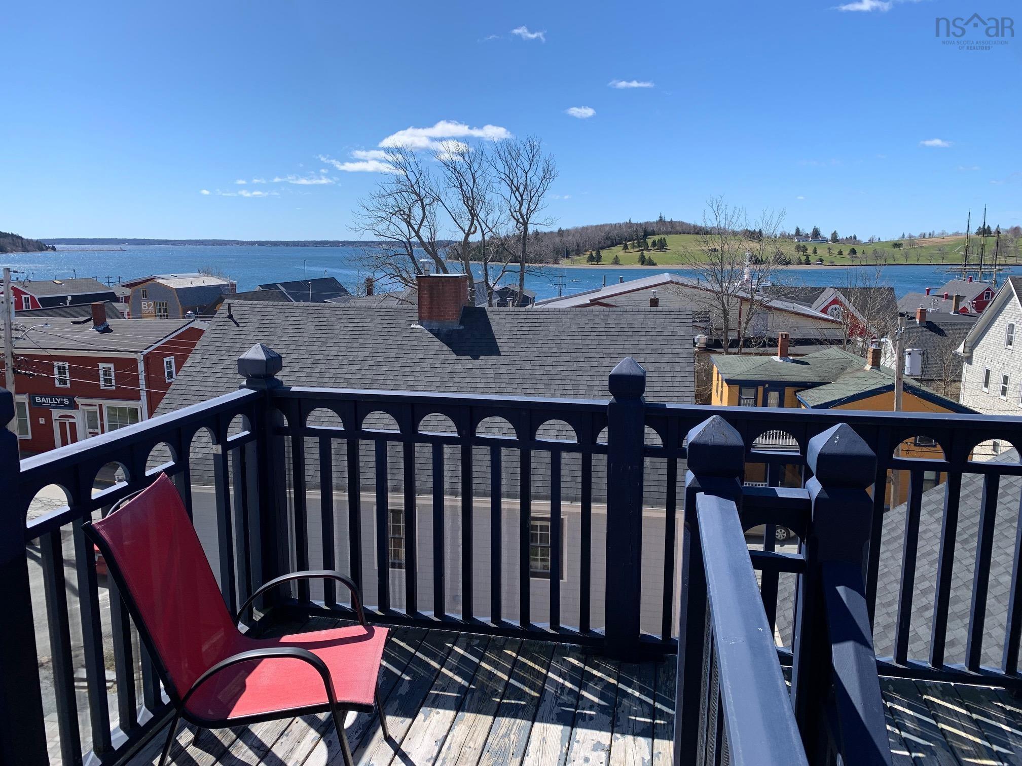 $817,000.00: 306 Lincoln Street, Lunenburg