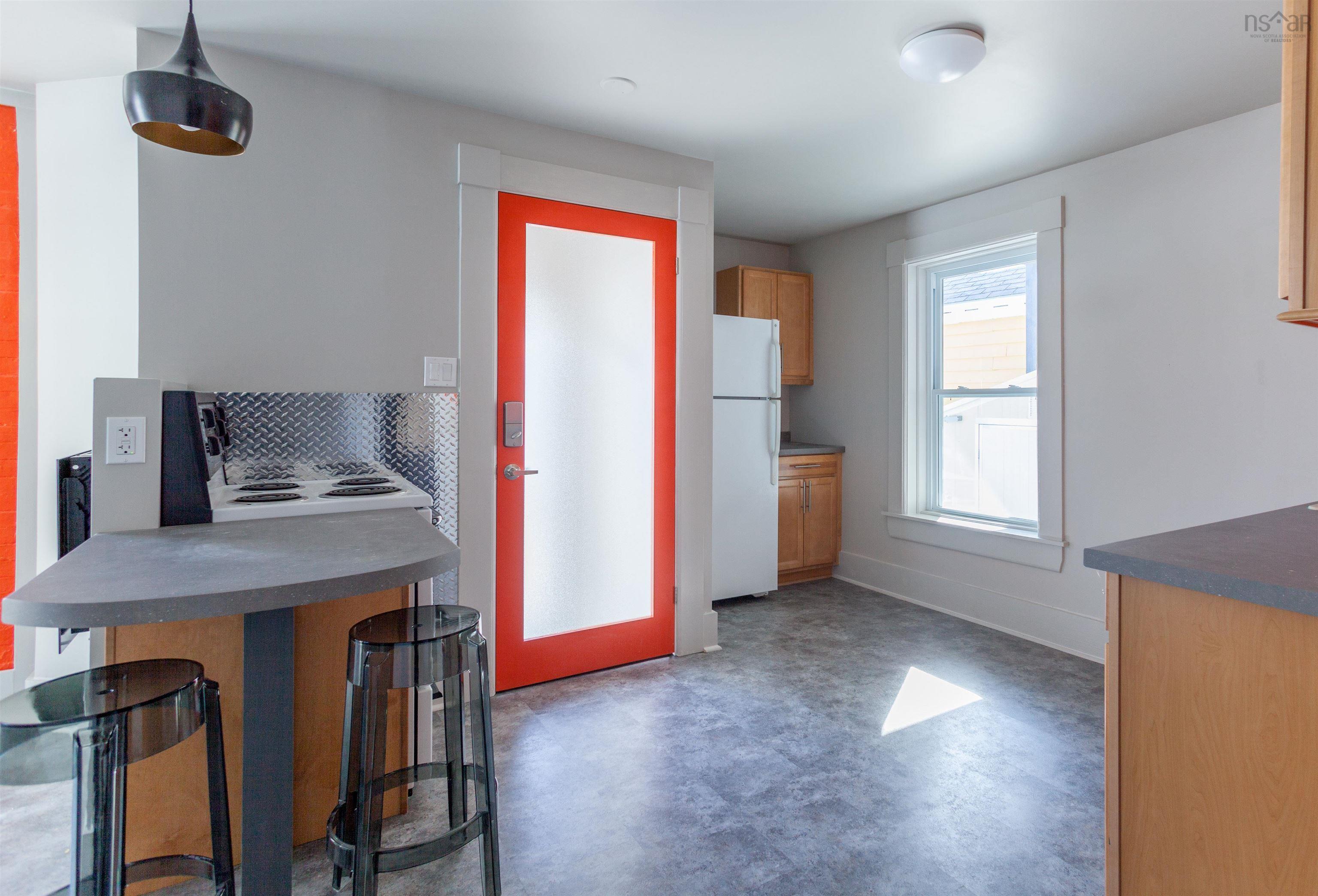 $817,000.00: 306 Lincoln Street, Lunenburg