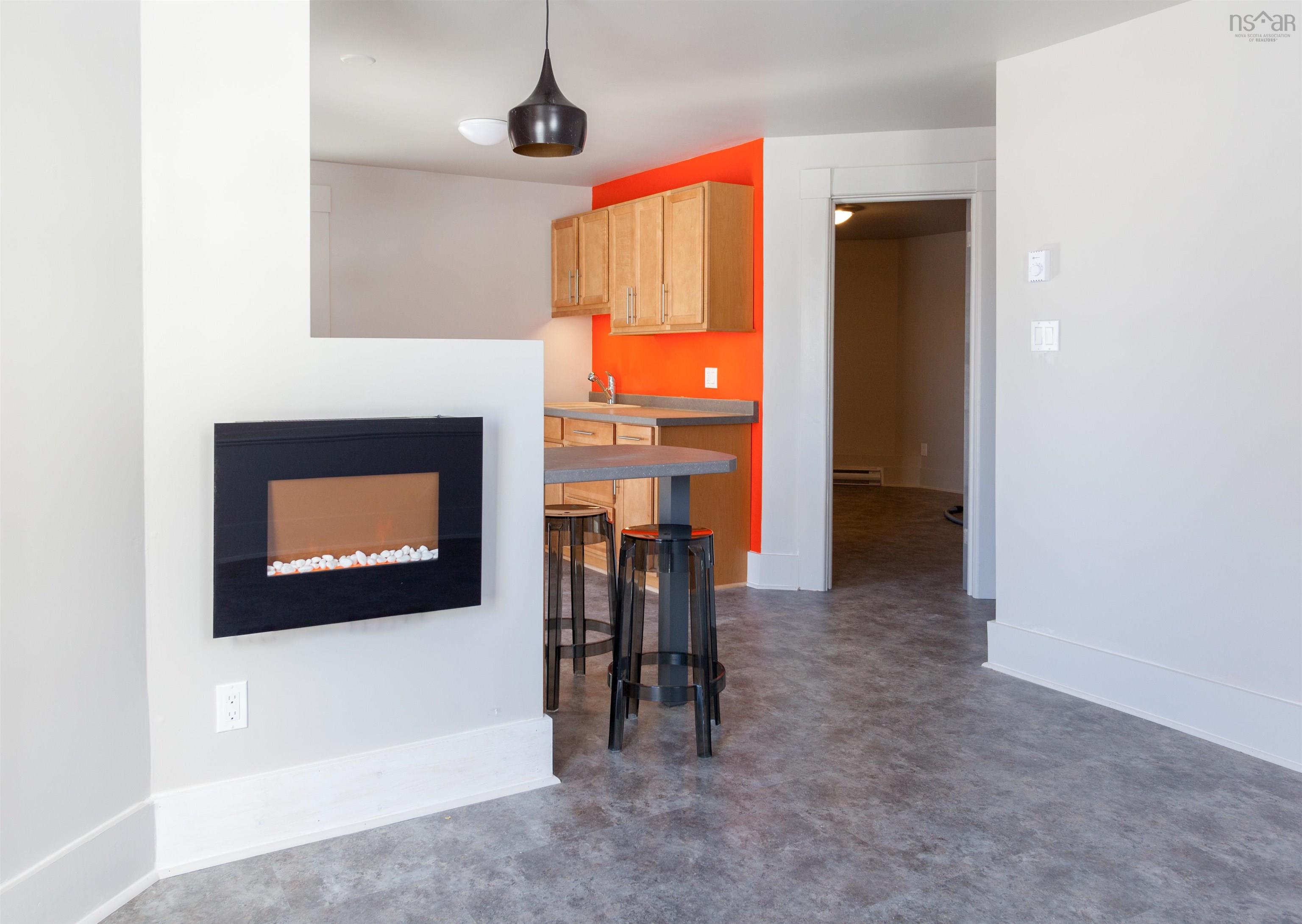 $817,000.00: 306 Lincoln Street, Lunenburg