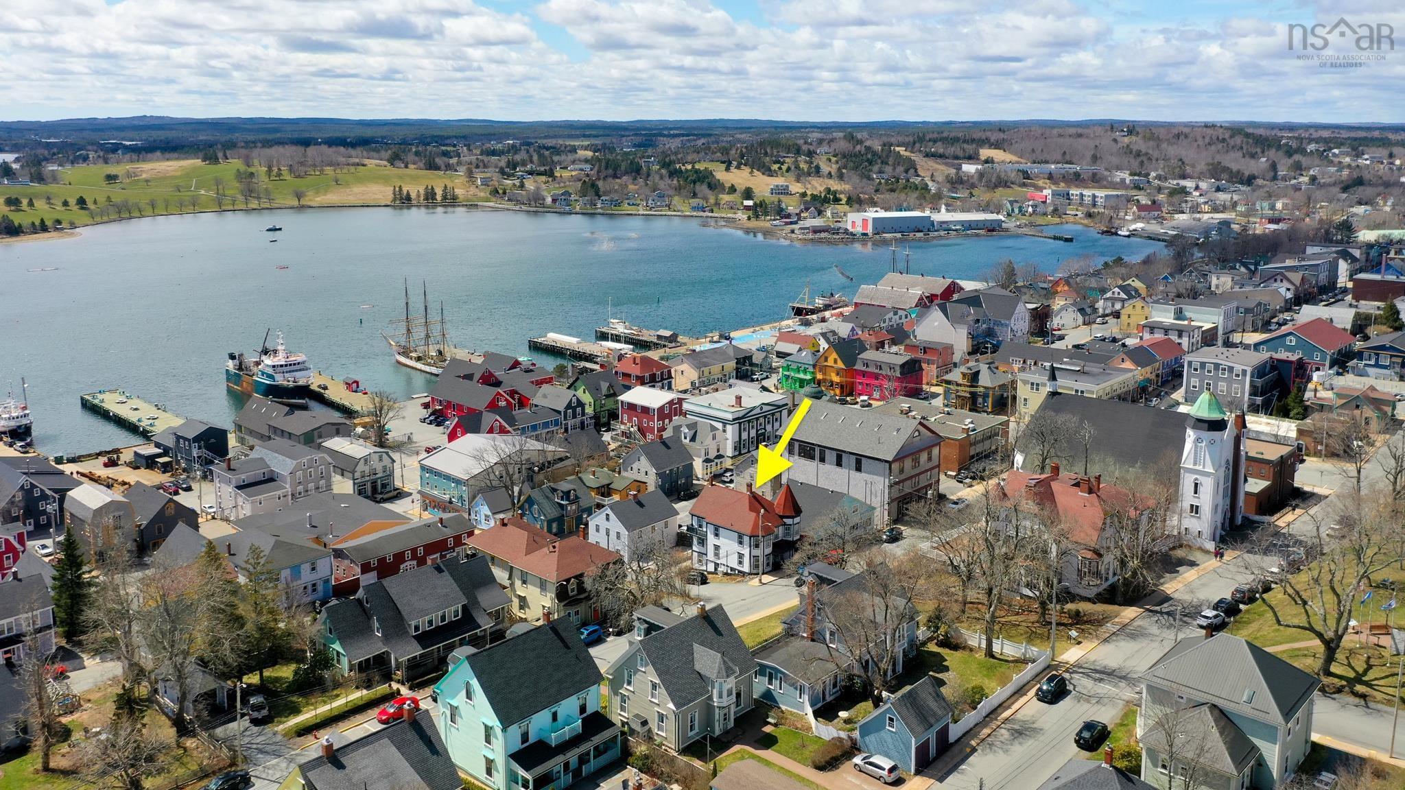 $817,000.00: 306 Lincoln Street, Lunenburg