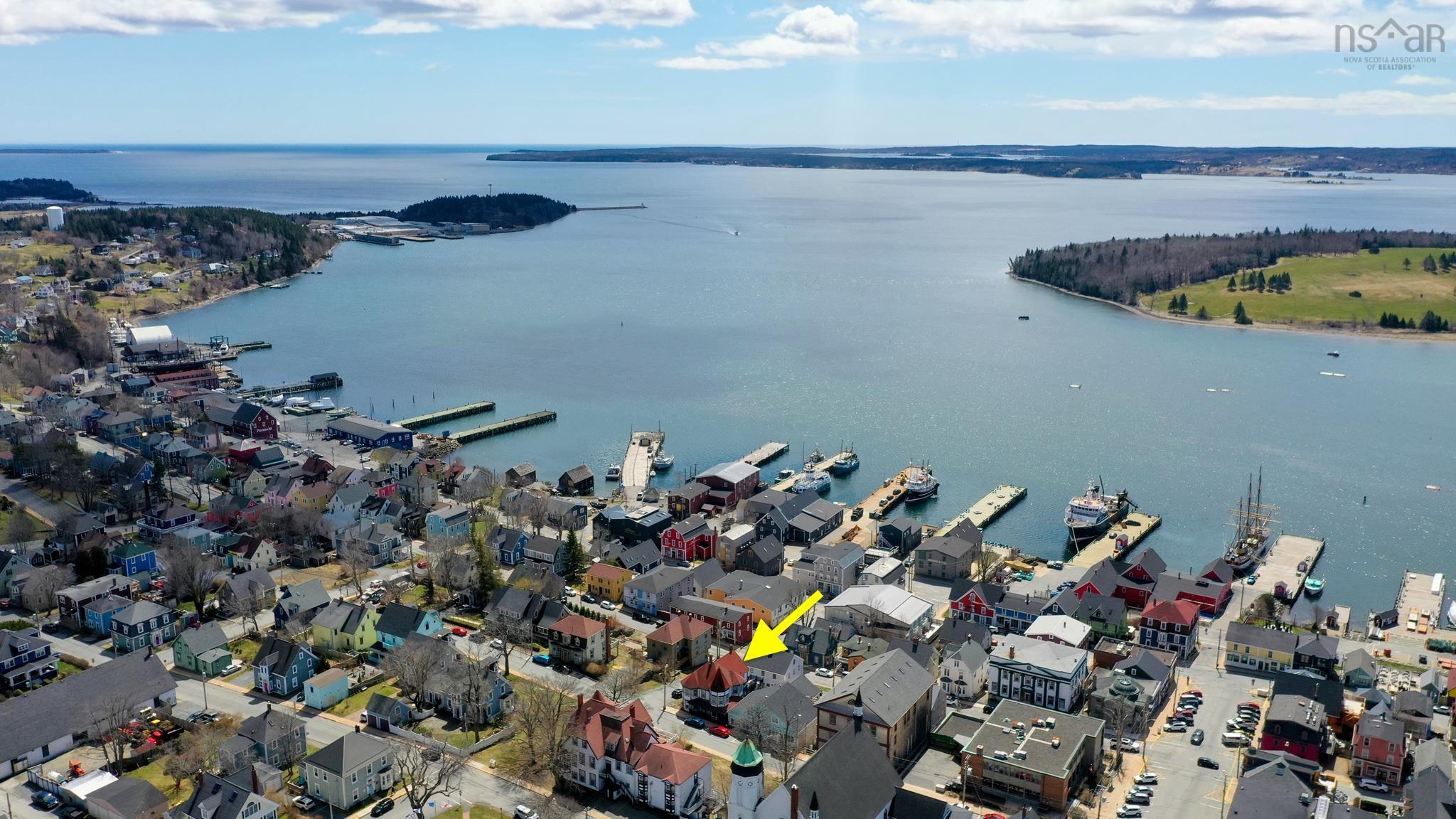 $817,000.00: 306 Lincoln Street, Lunenburg