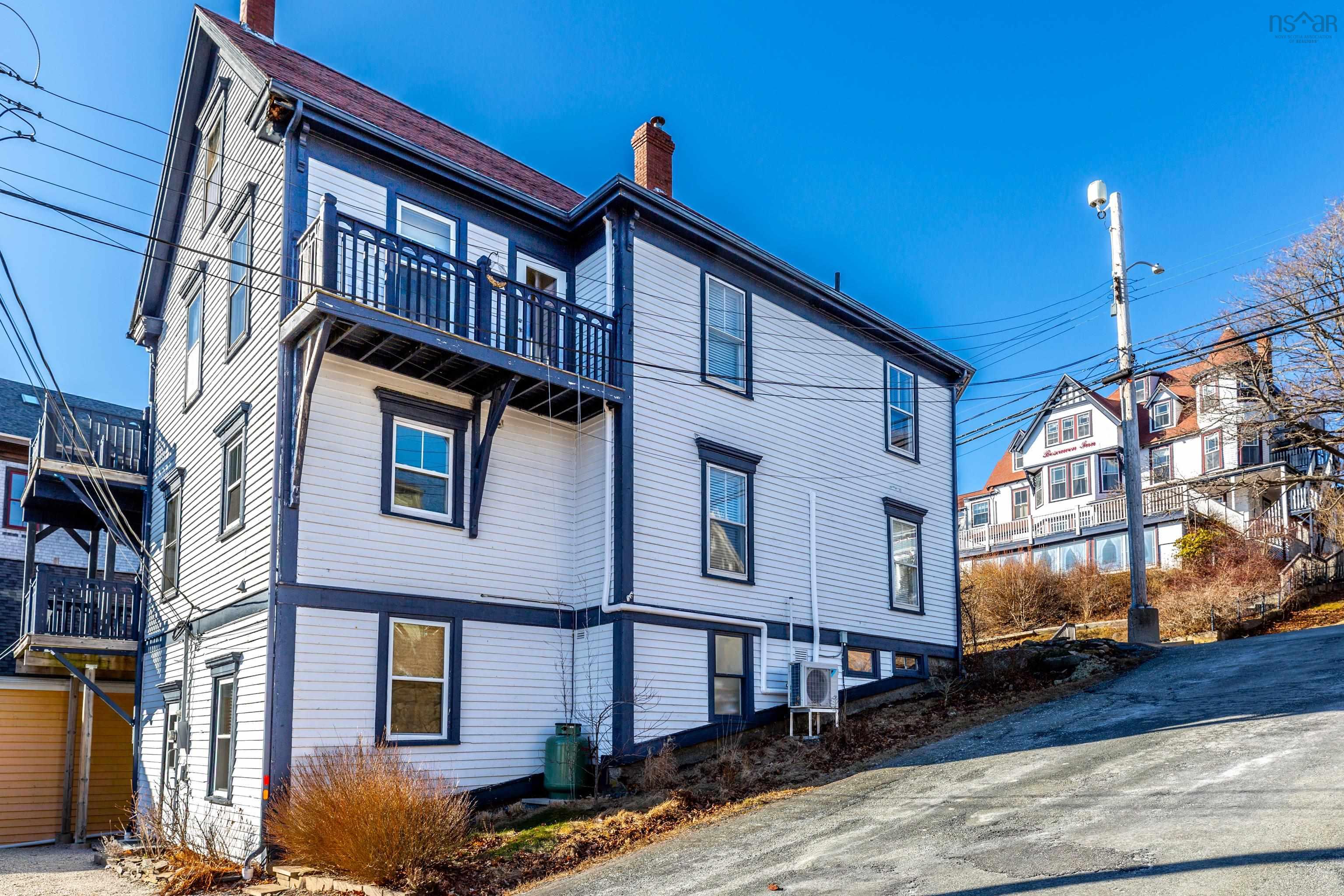 $817,000.00: 306 Lincoln Street, Lunenburg