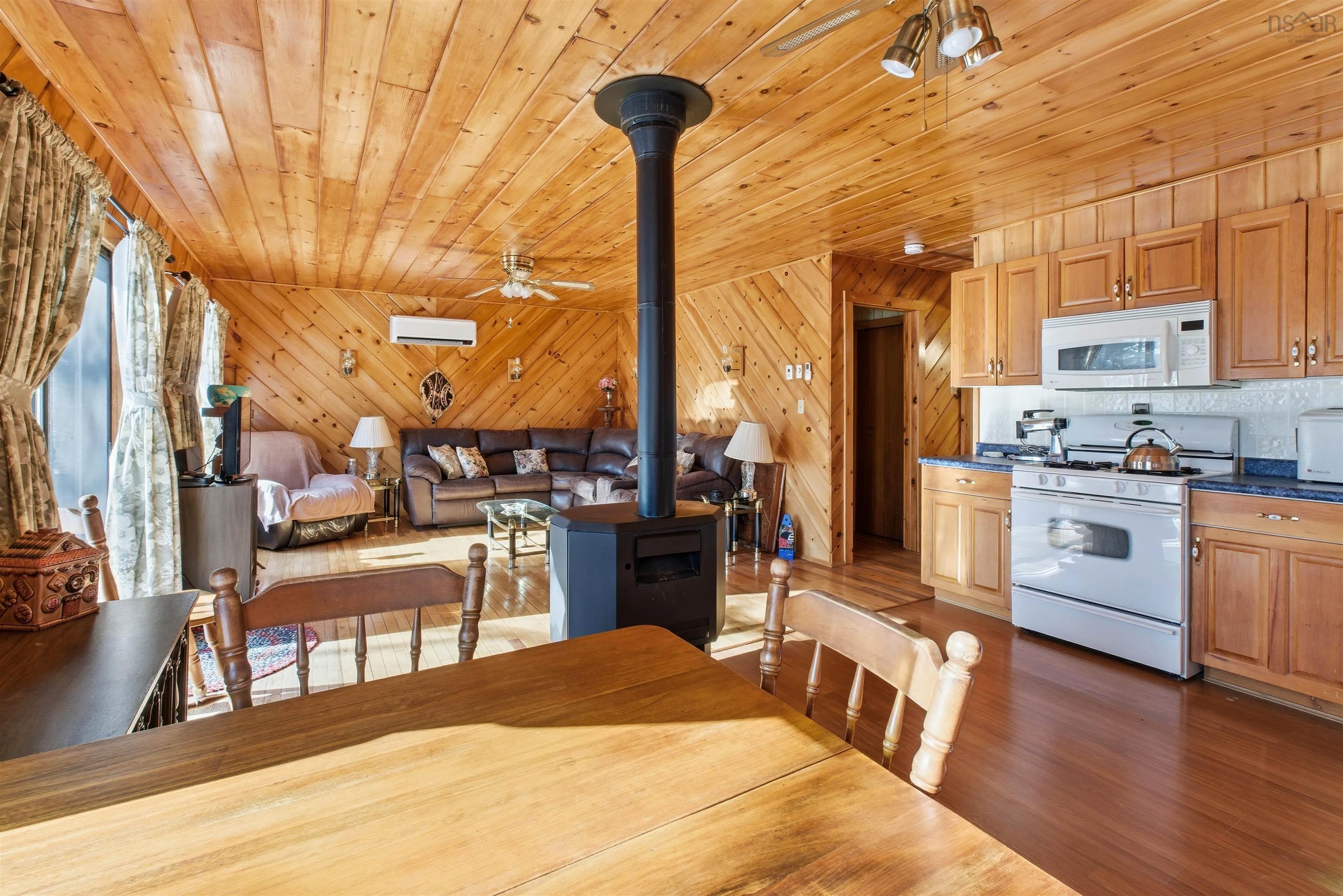 $324,900.00: 222 Dean Lake Road, Westfield