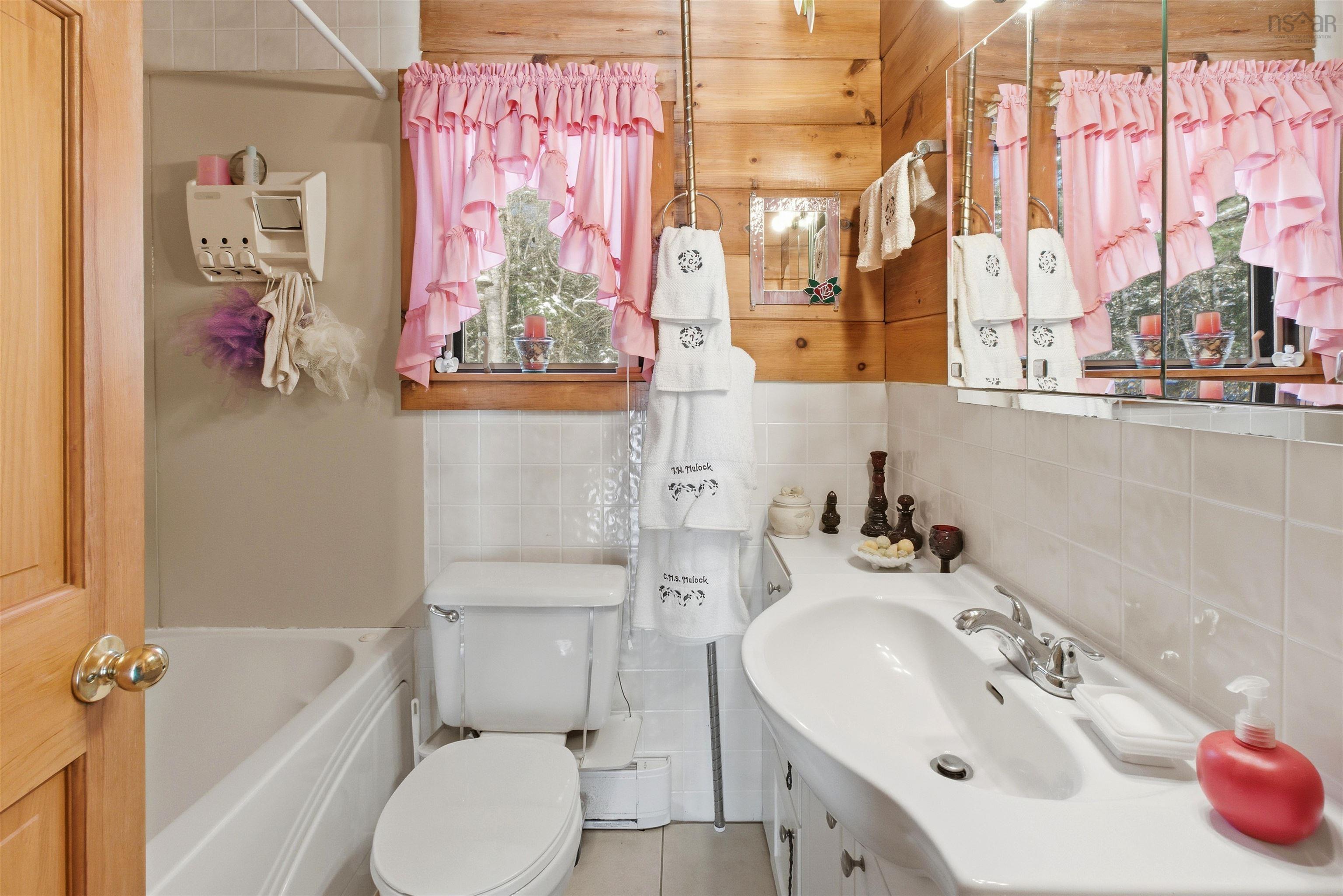 $324,900.00: 222 Dean Lake Road, Westfield