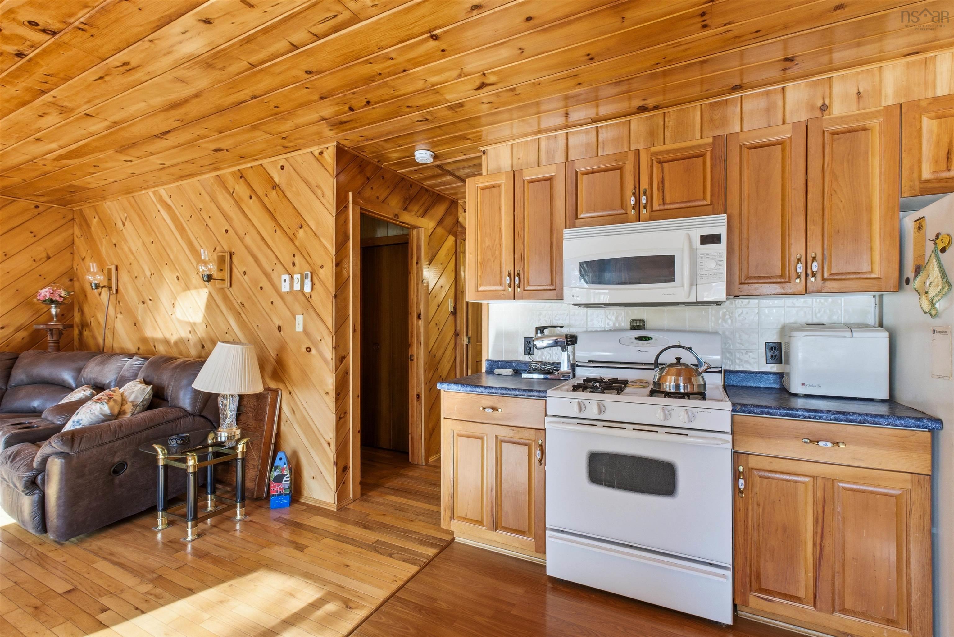 $324,900.00: 222 Dean Lake Road, Westfield