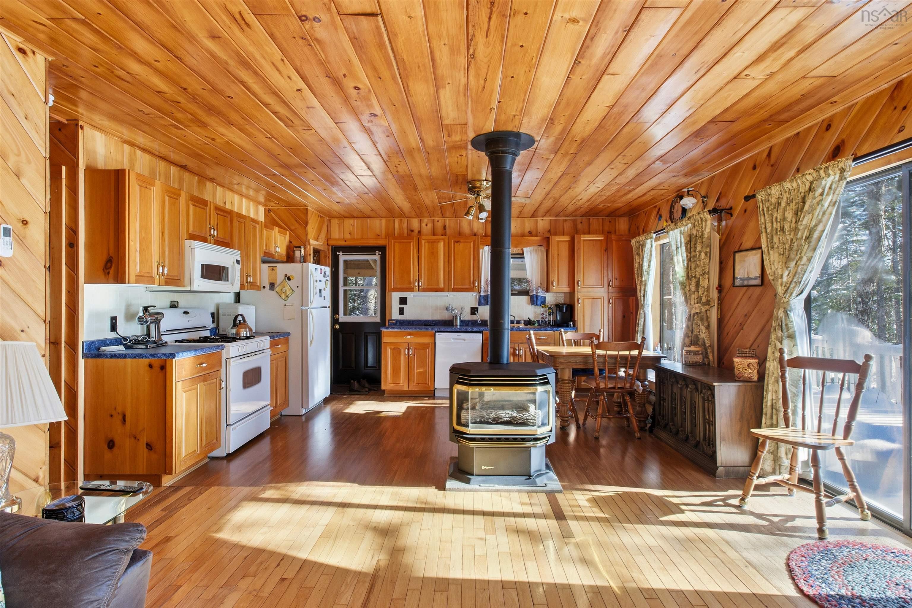 $324,900.00: 222 Dean Lake Road, Westfield