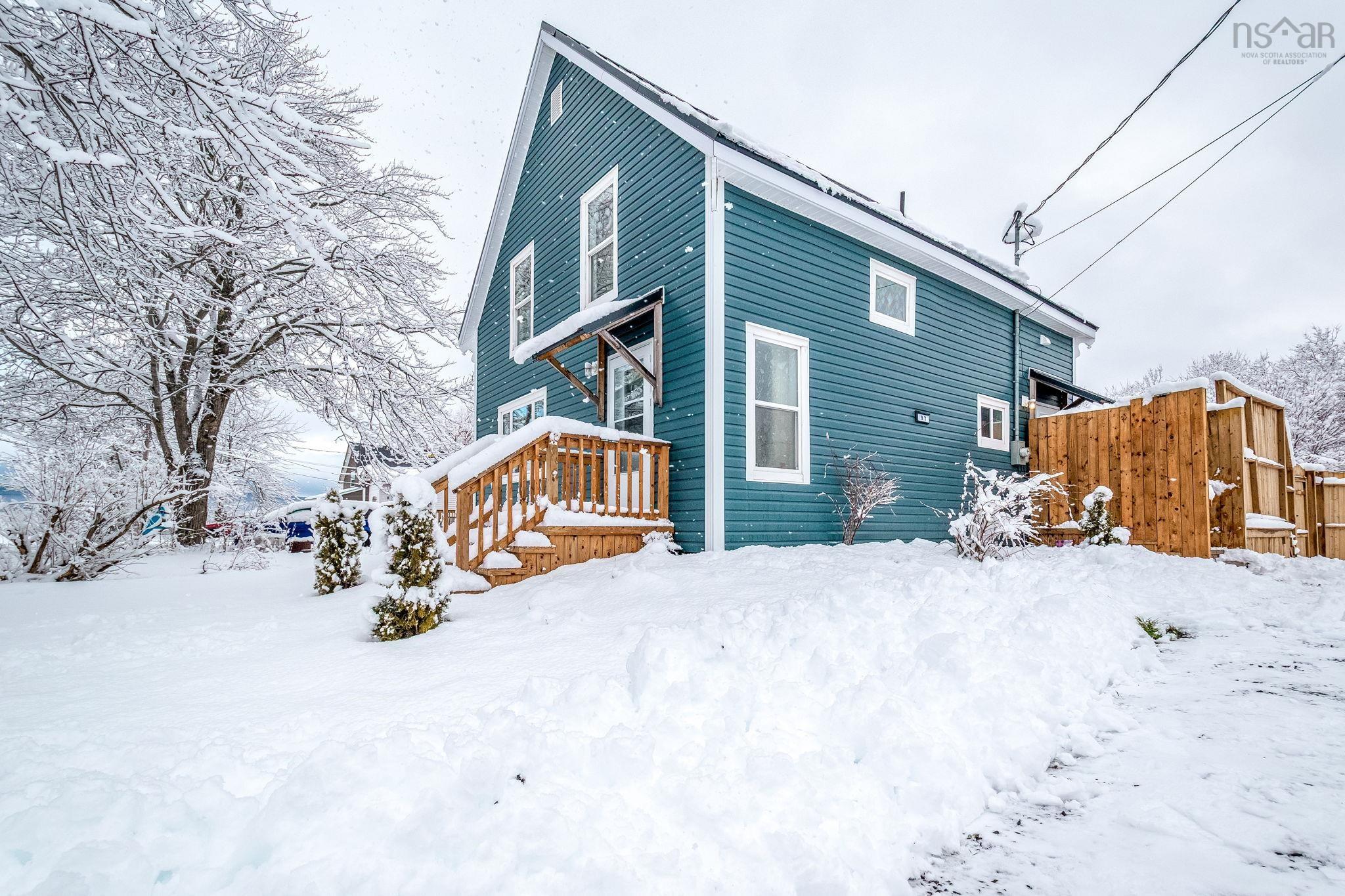 $345,000.00: 97 Station Road, Lawrencetown