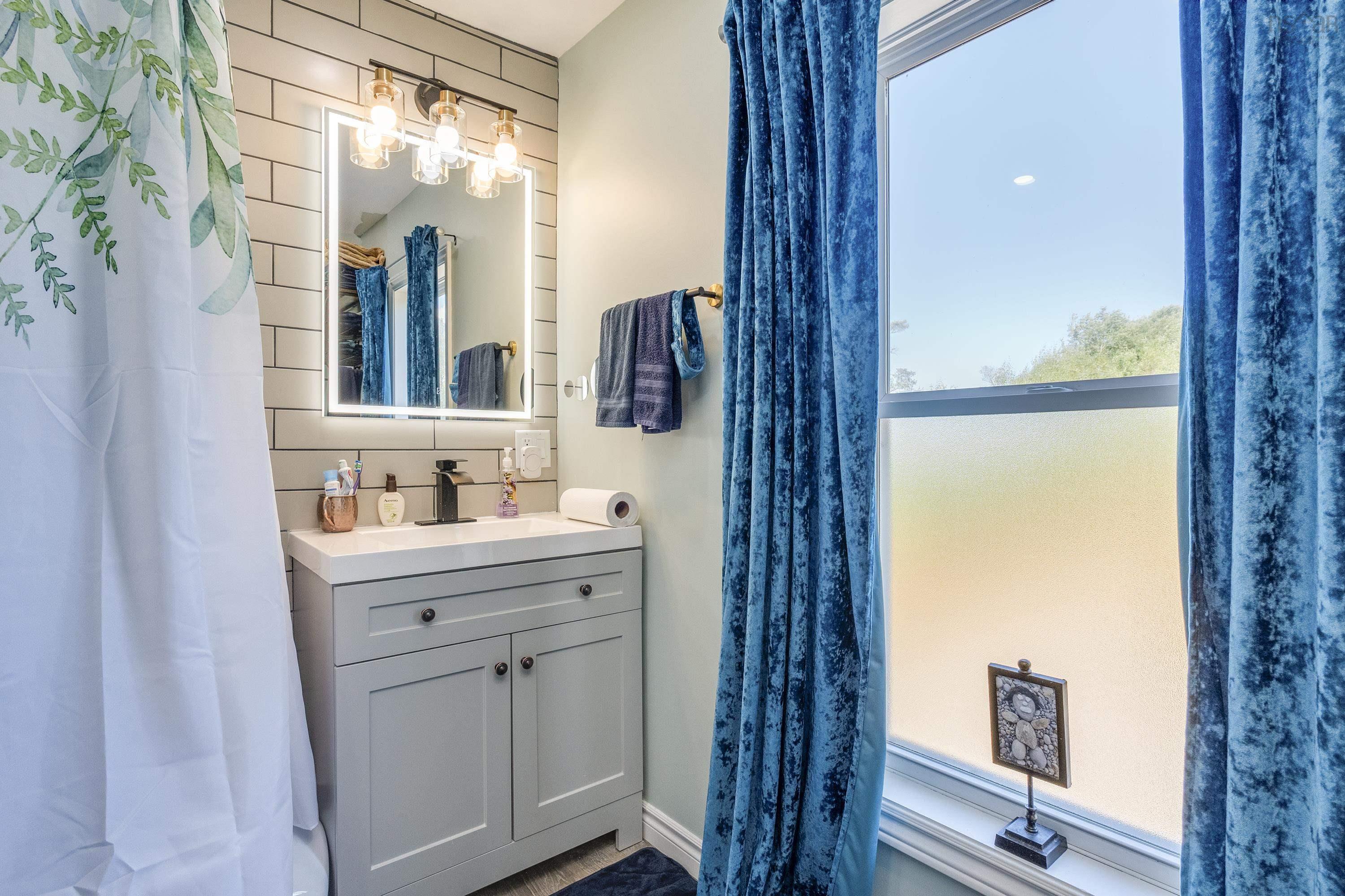 $345,000.00: 97 Station Road, Lawrencetown