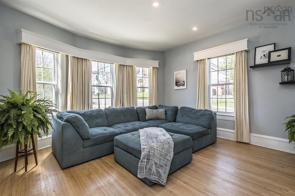 $279,900.00: 28 Acadia Avenue, Stellarton