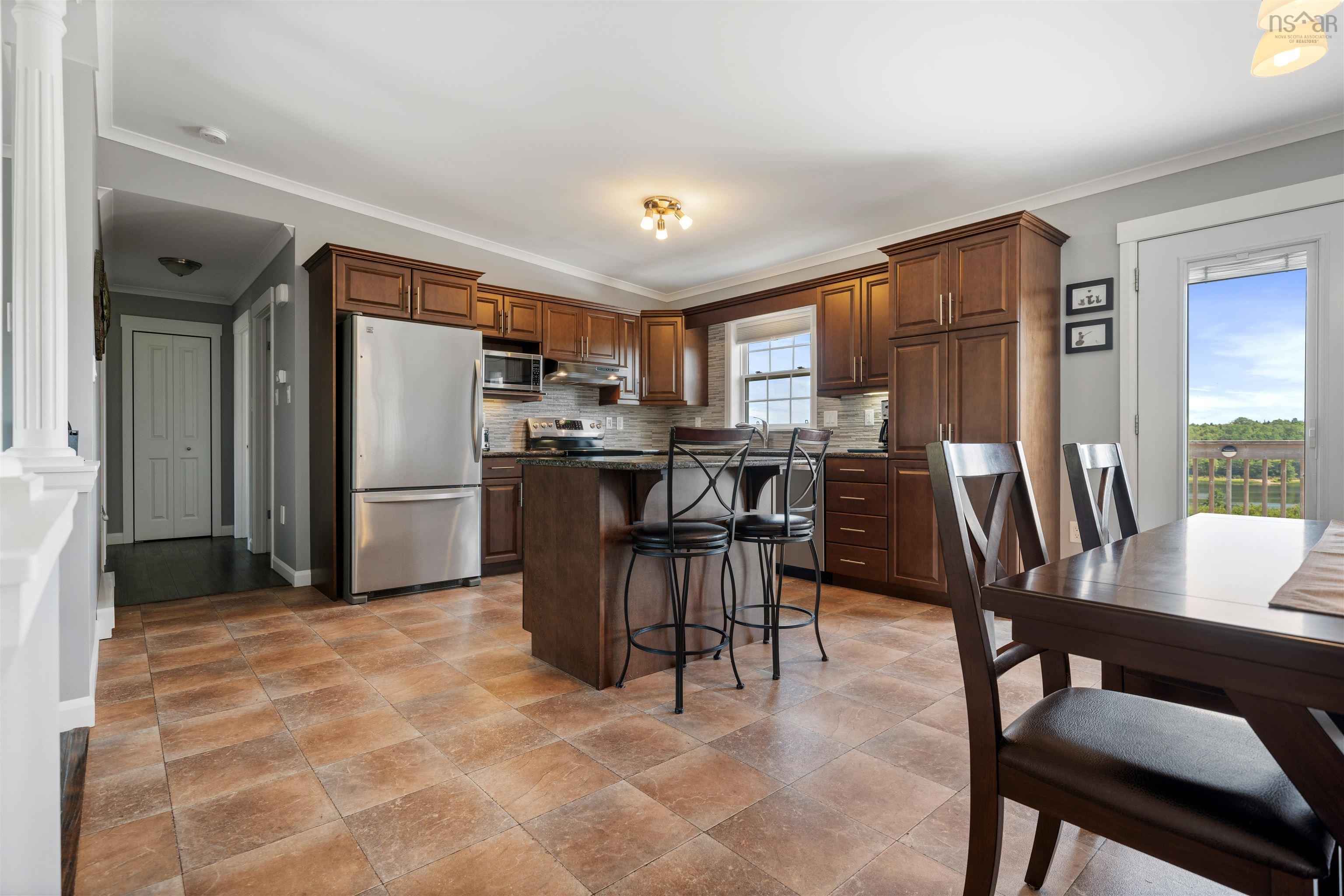 $629,000.00: 946 Lake Egmont Road, Lake Egmont