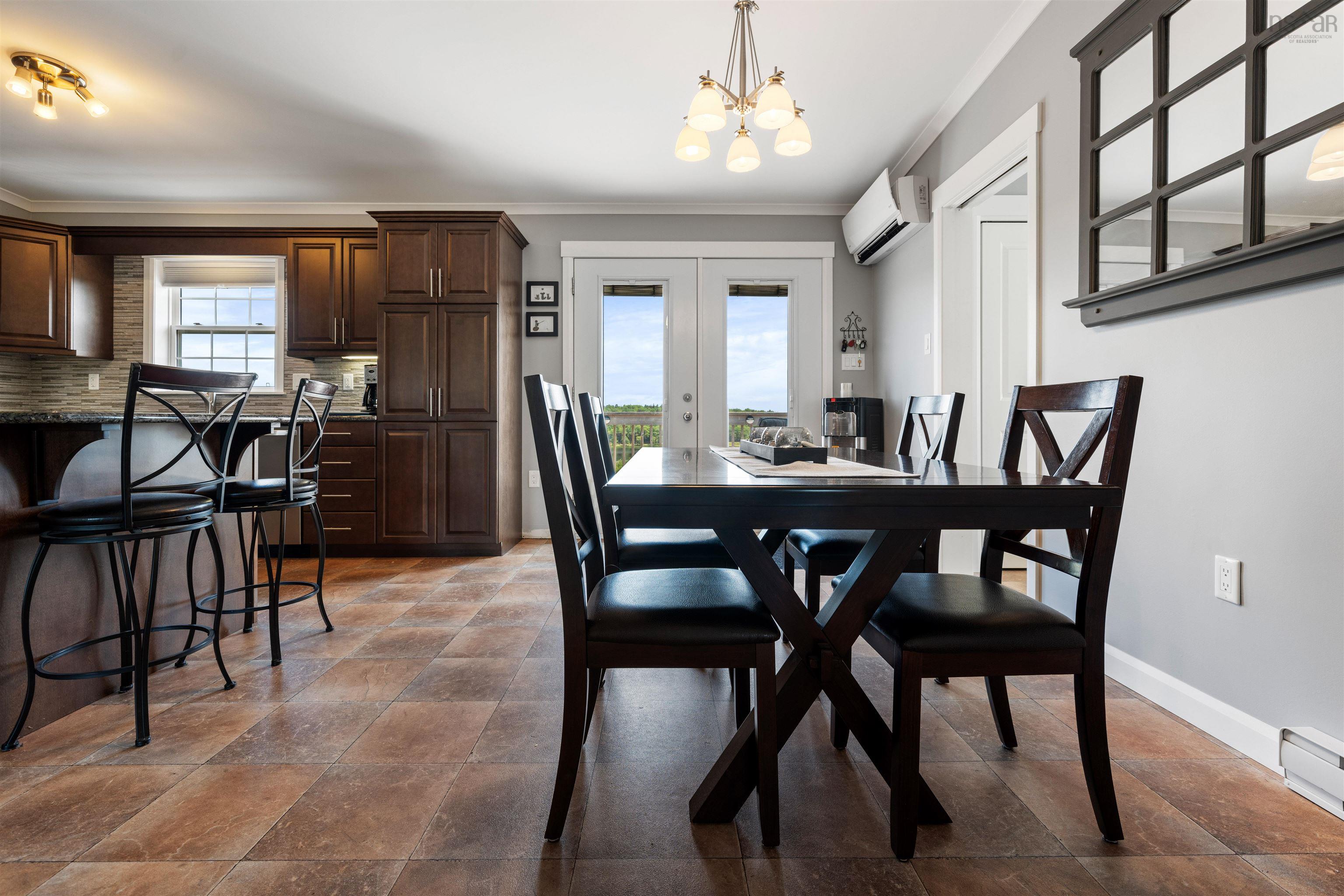 $629,000.00: 946 Lake Egmont Road, Lake Egmont