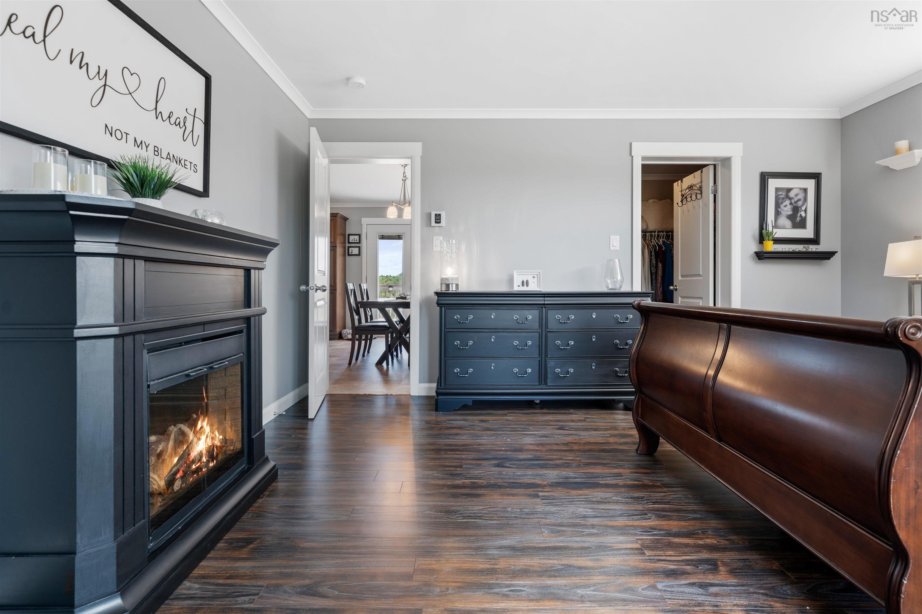 $629,000.00: 946 Lake Egmont Road, Lake Egmont