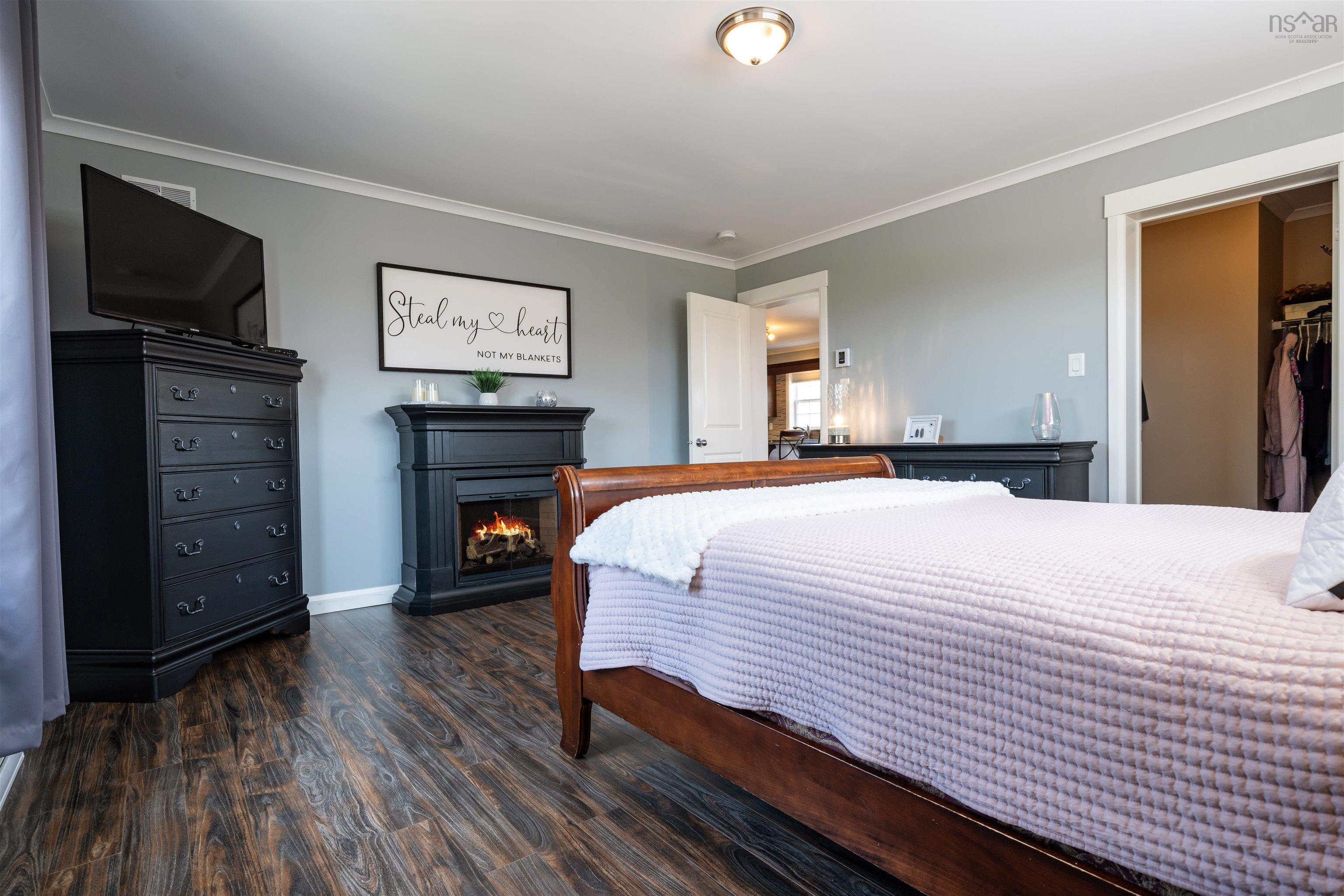 $629,000.00: 946 Lake Egmont Road, Lake Egmont