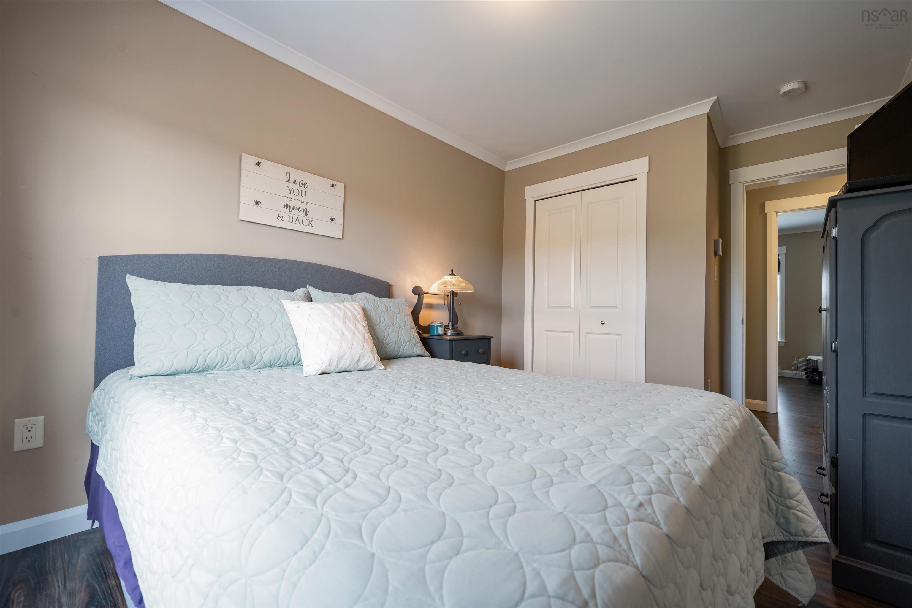 $629,000.00: 946 Lake Egmont Road, Lake Egmont