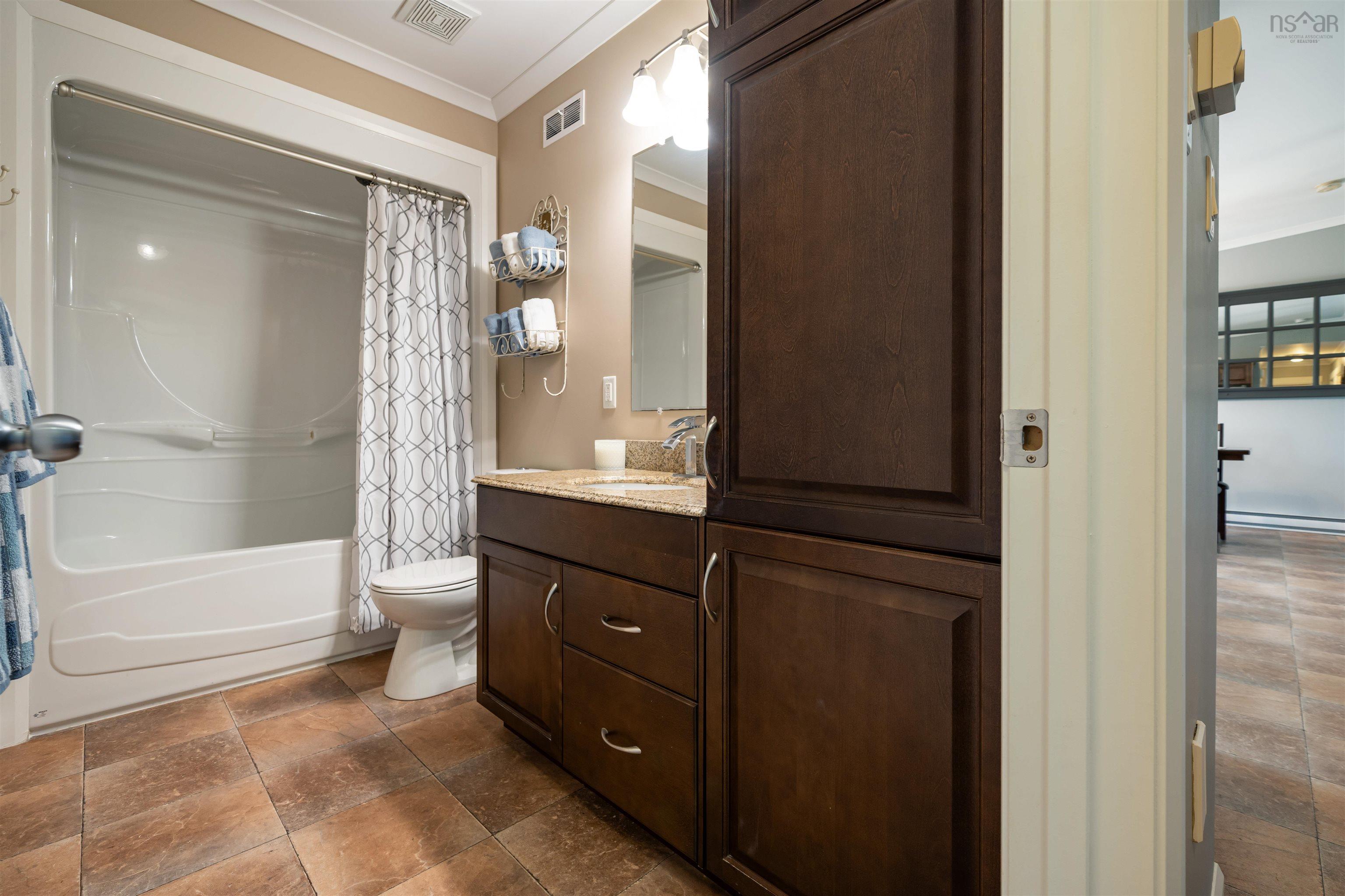 $629,000.00: 946 Lake Egmont Road, Lake Egmont