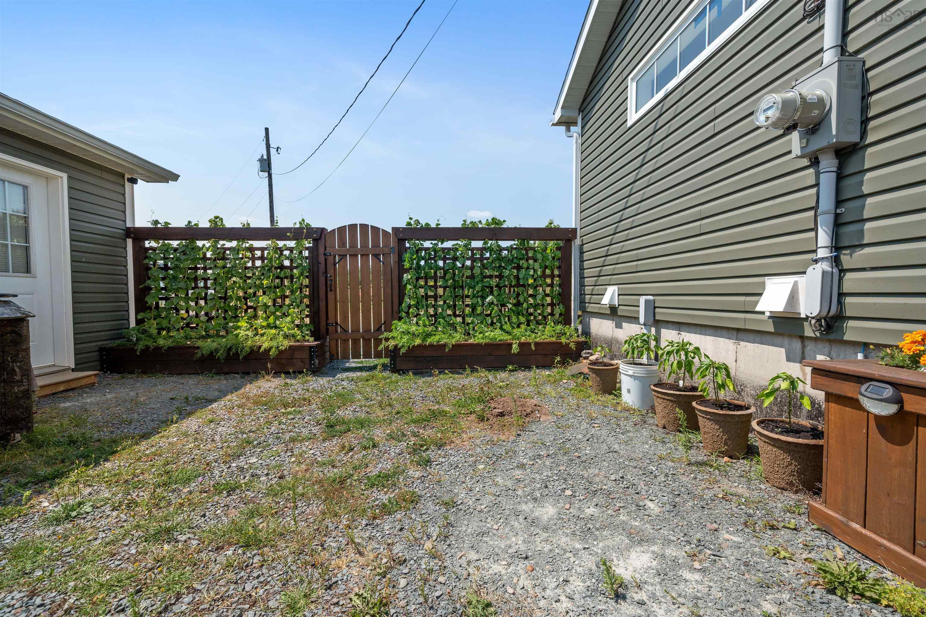 $629,000.00: 946 Lake Egmont Road, Lake Egmont