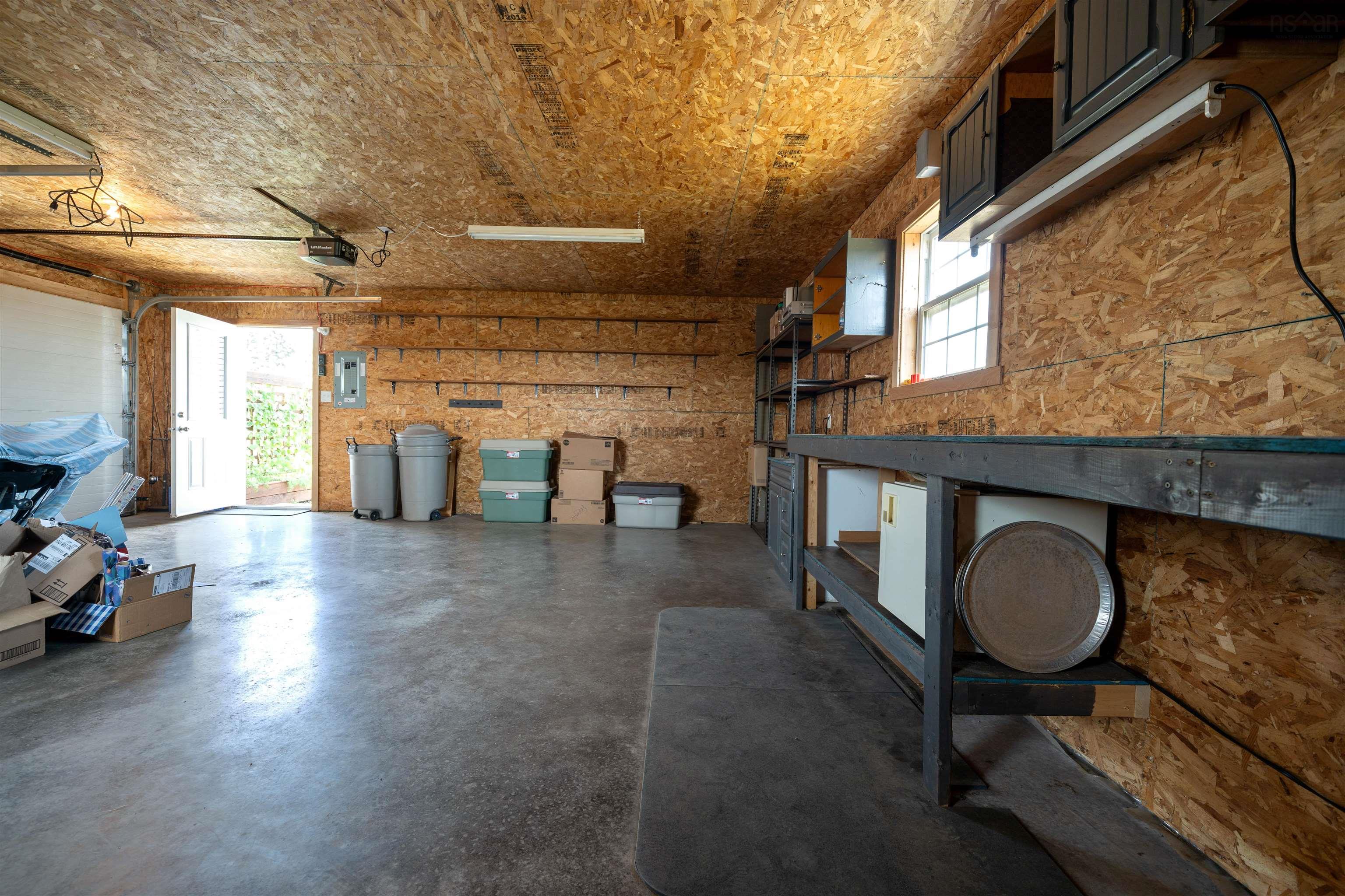 $629,000.00: 946 Lake Egmont Road, Lake Egmont