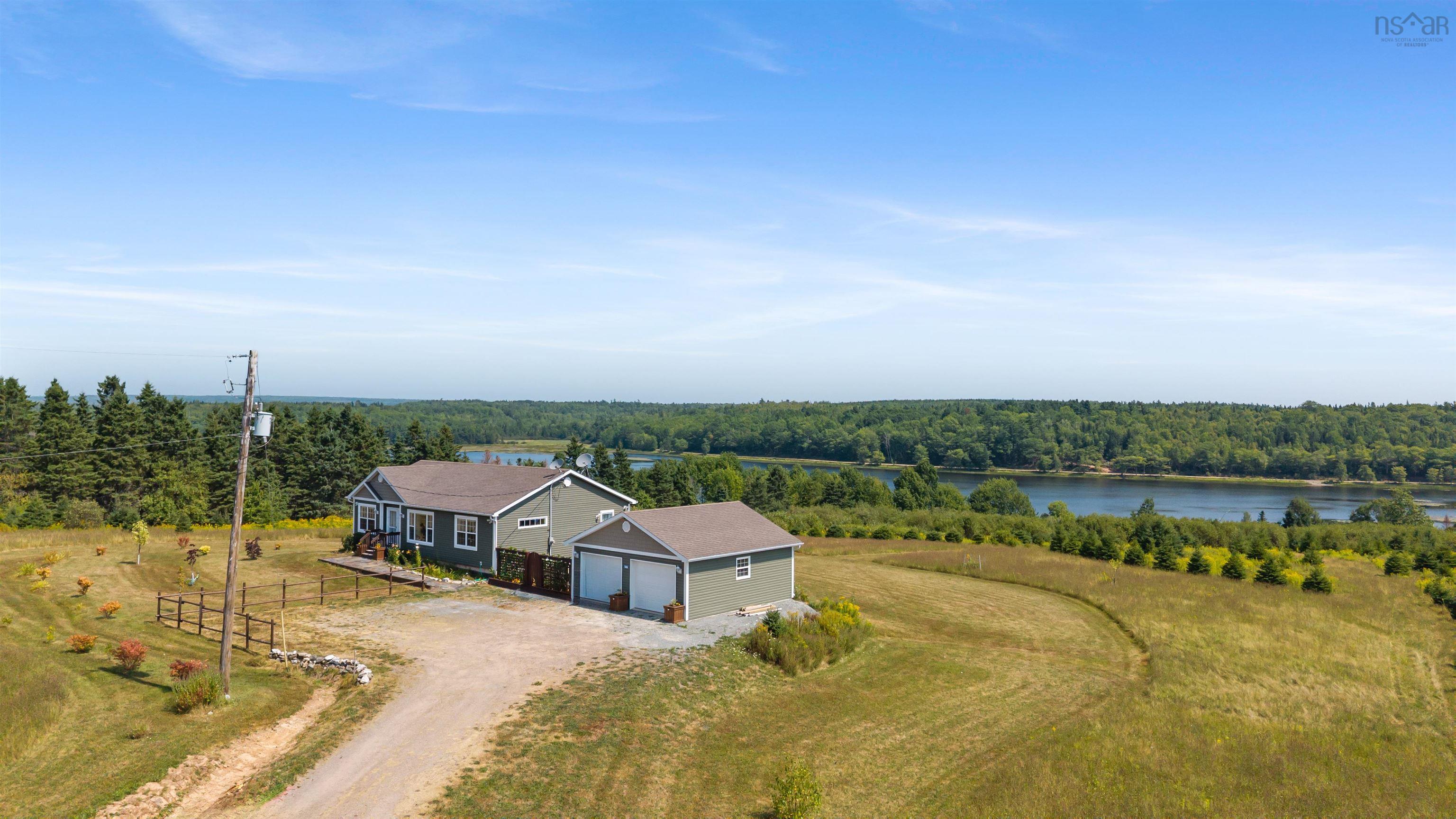 $629,000.00: 946 Lake Egmont Road, Lake Egmont