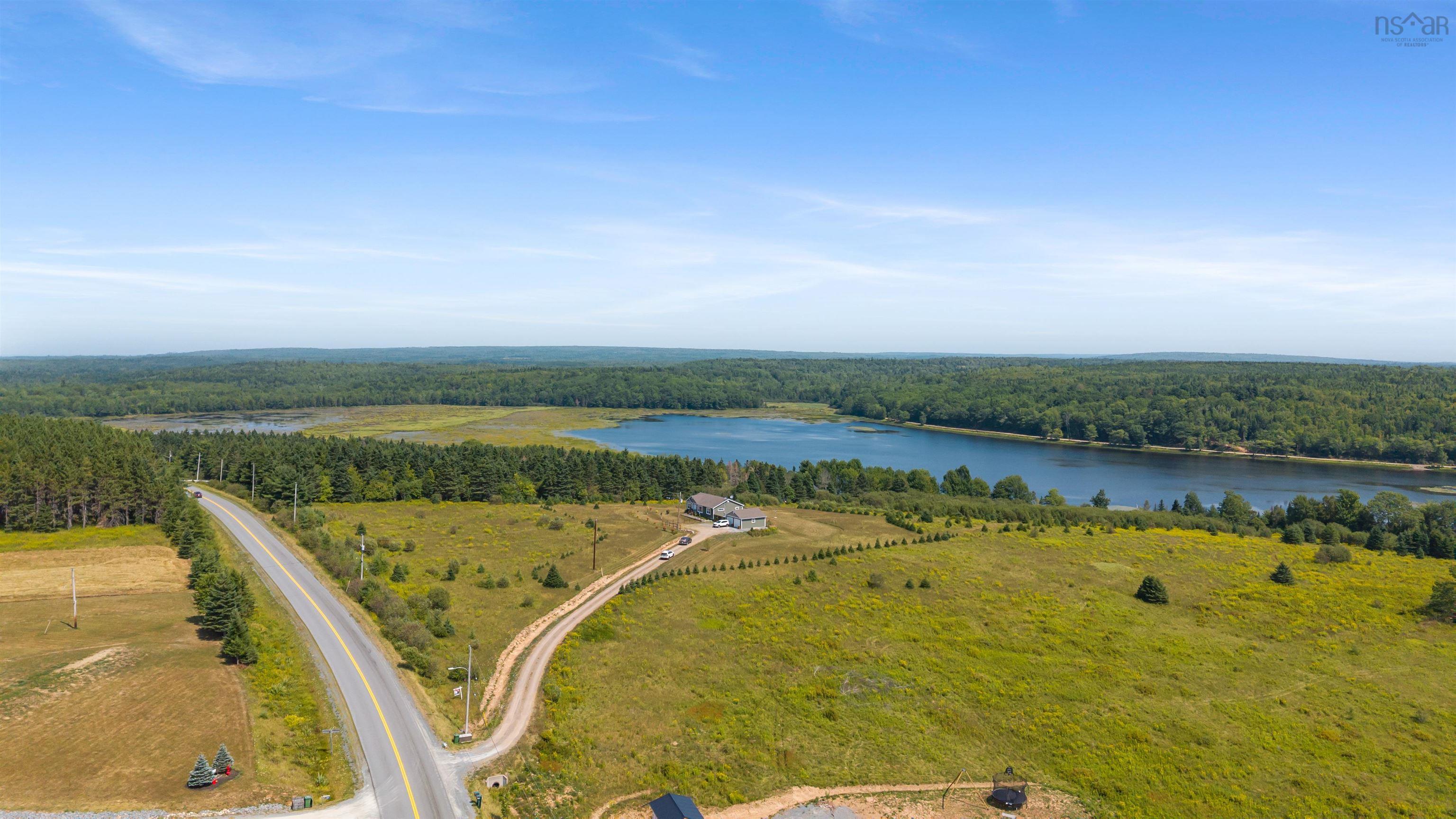 $629,000.00: 946 Lake Egmont Road, Lake Egmont