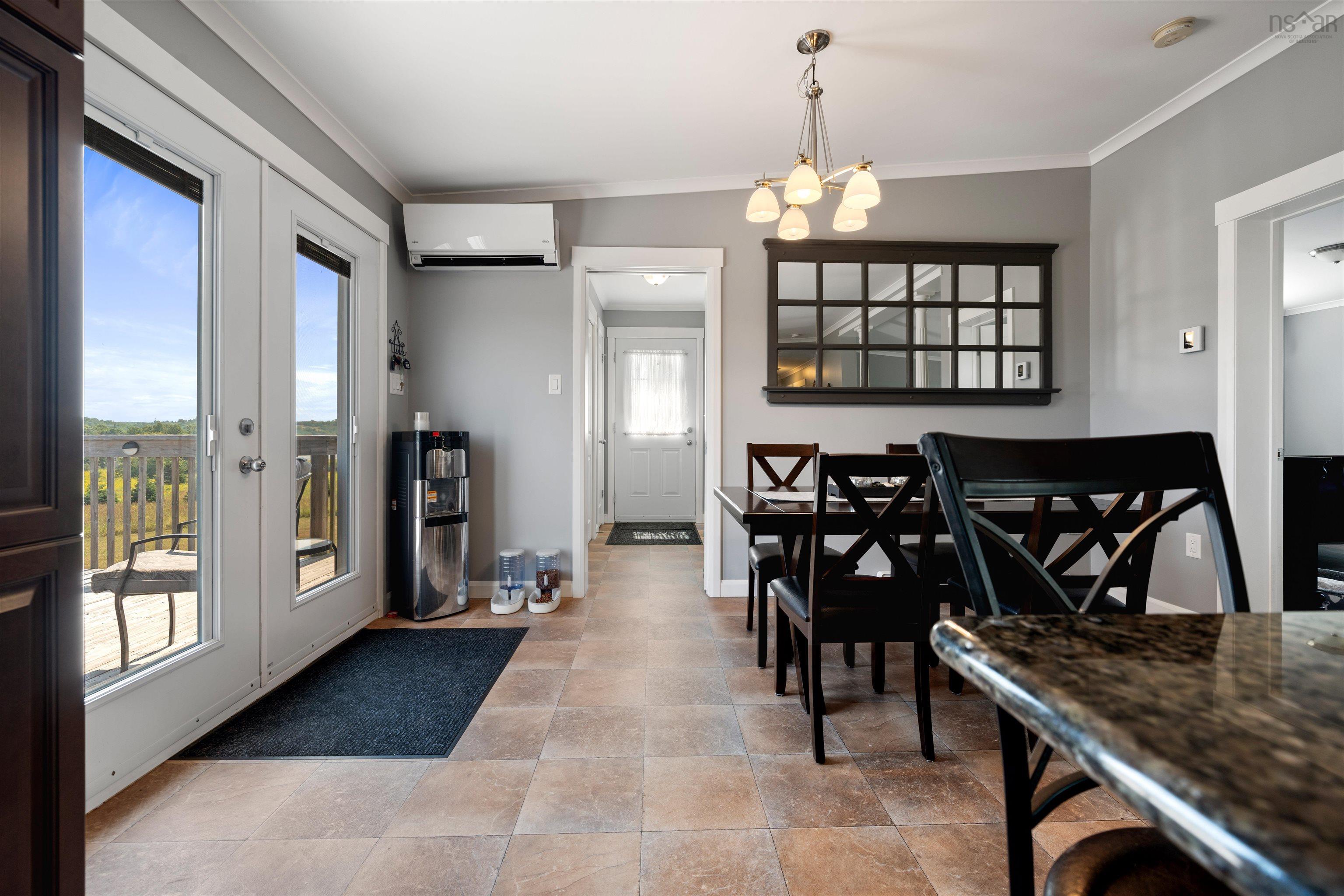 $629,000.00: 946 Lake Egmont Road, Lake Egmont