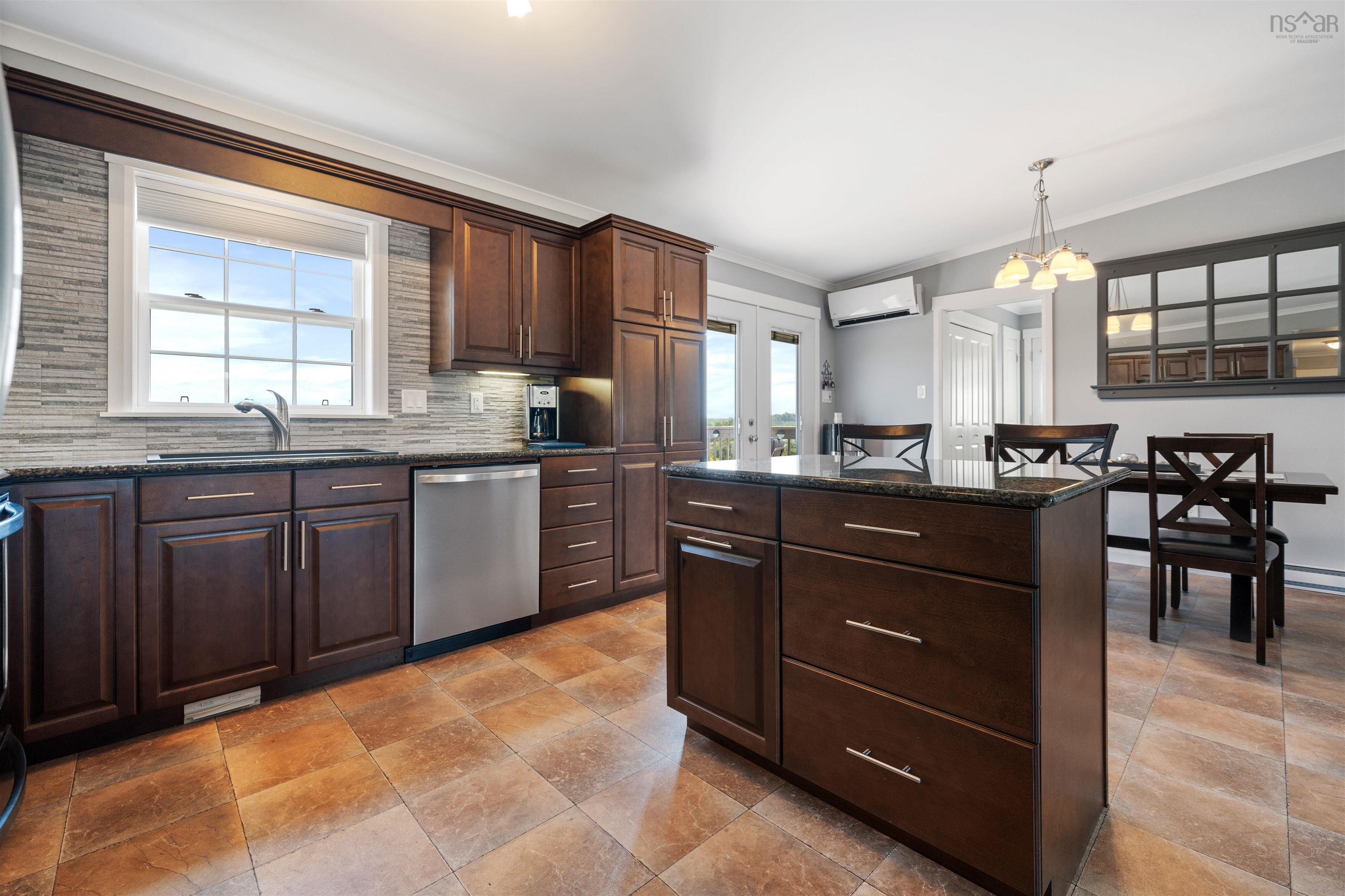 $629,000.00: 946 Lake Egmont Road, Lake Egmont