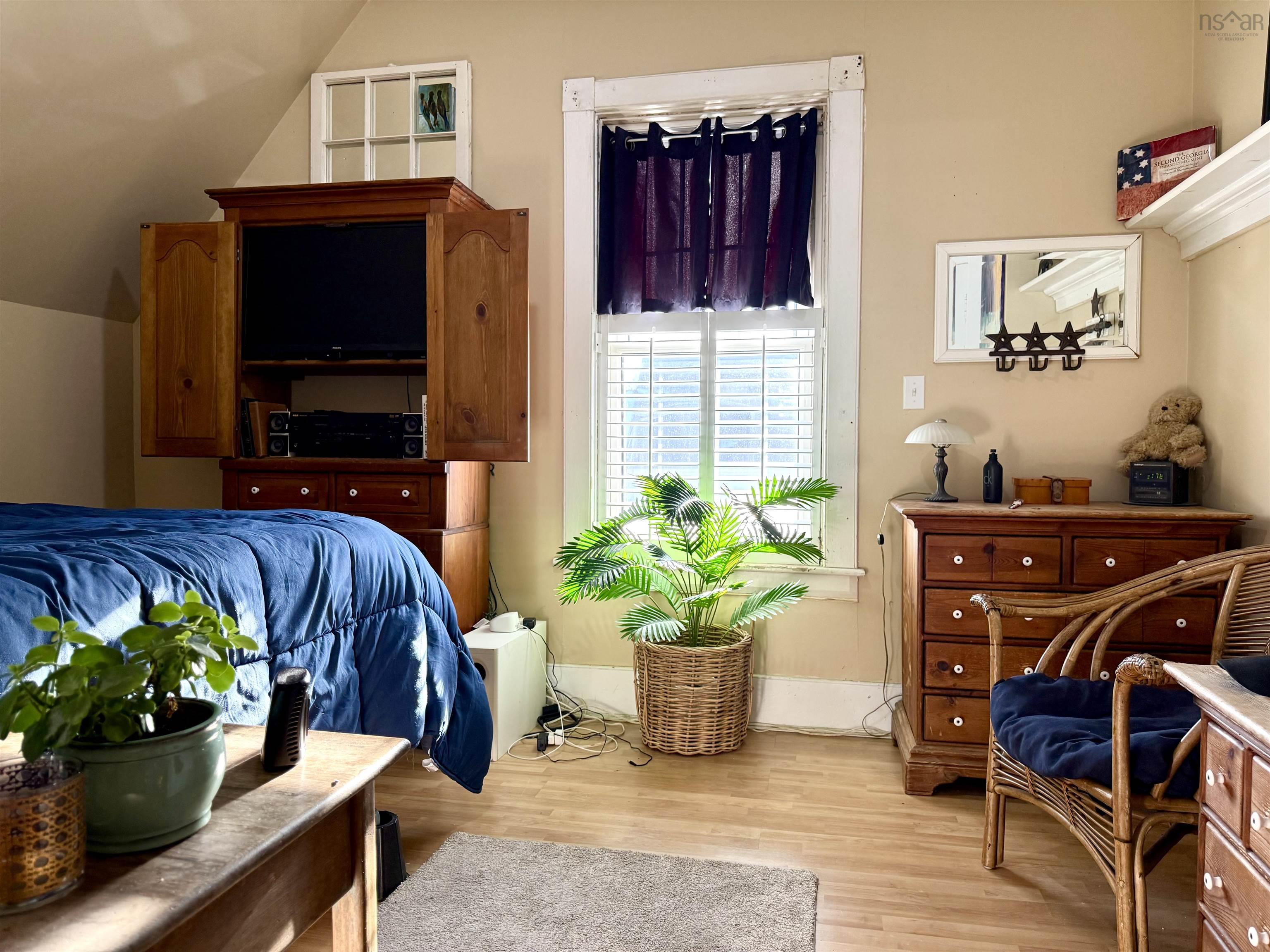 $279,900.00: 71 Havelock Street, Amherst