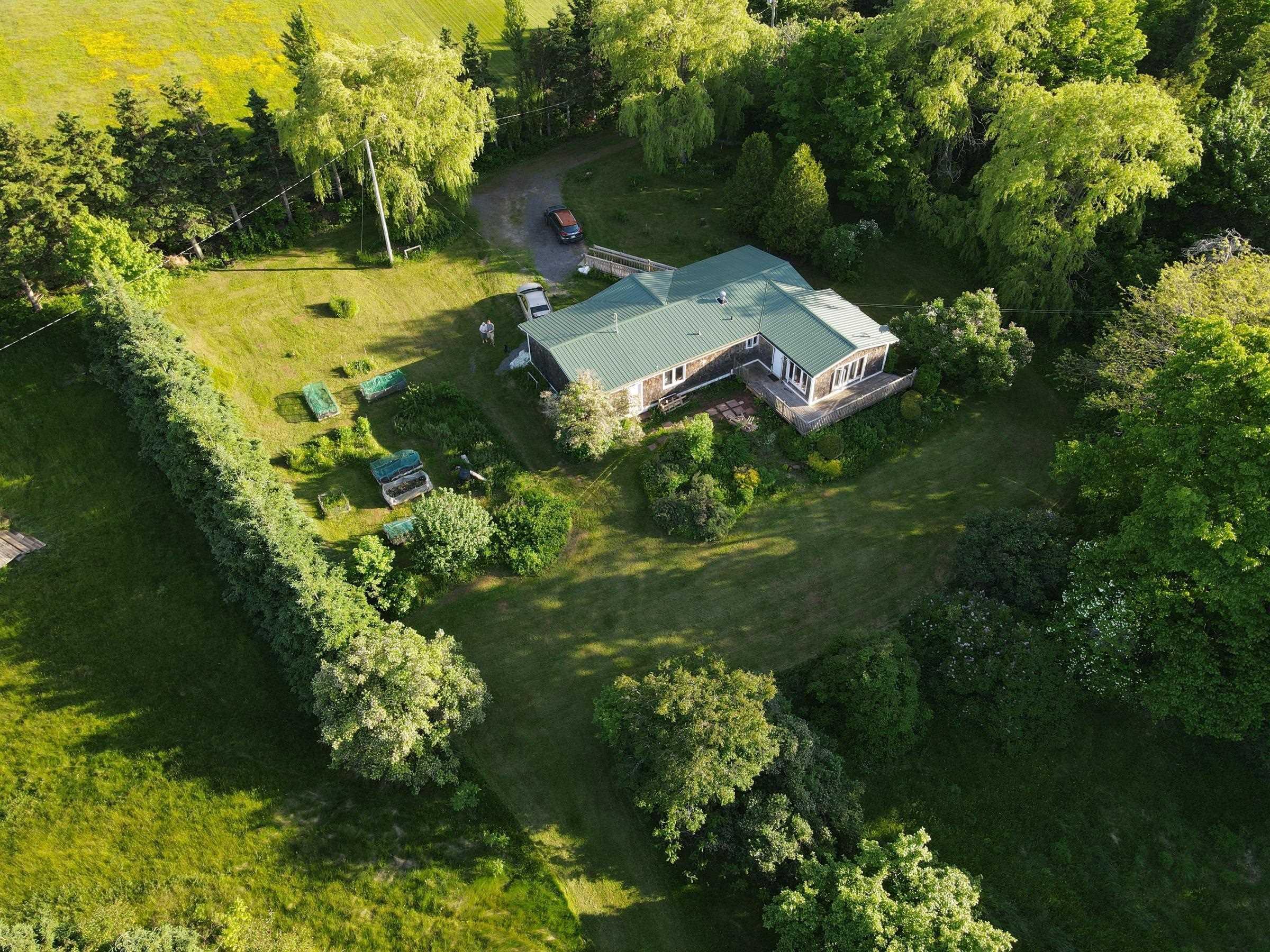 $625,000.00: 1407 North Shore Road, North Shore