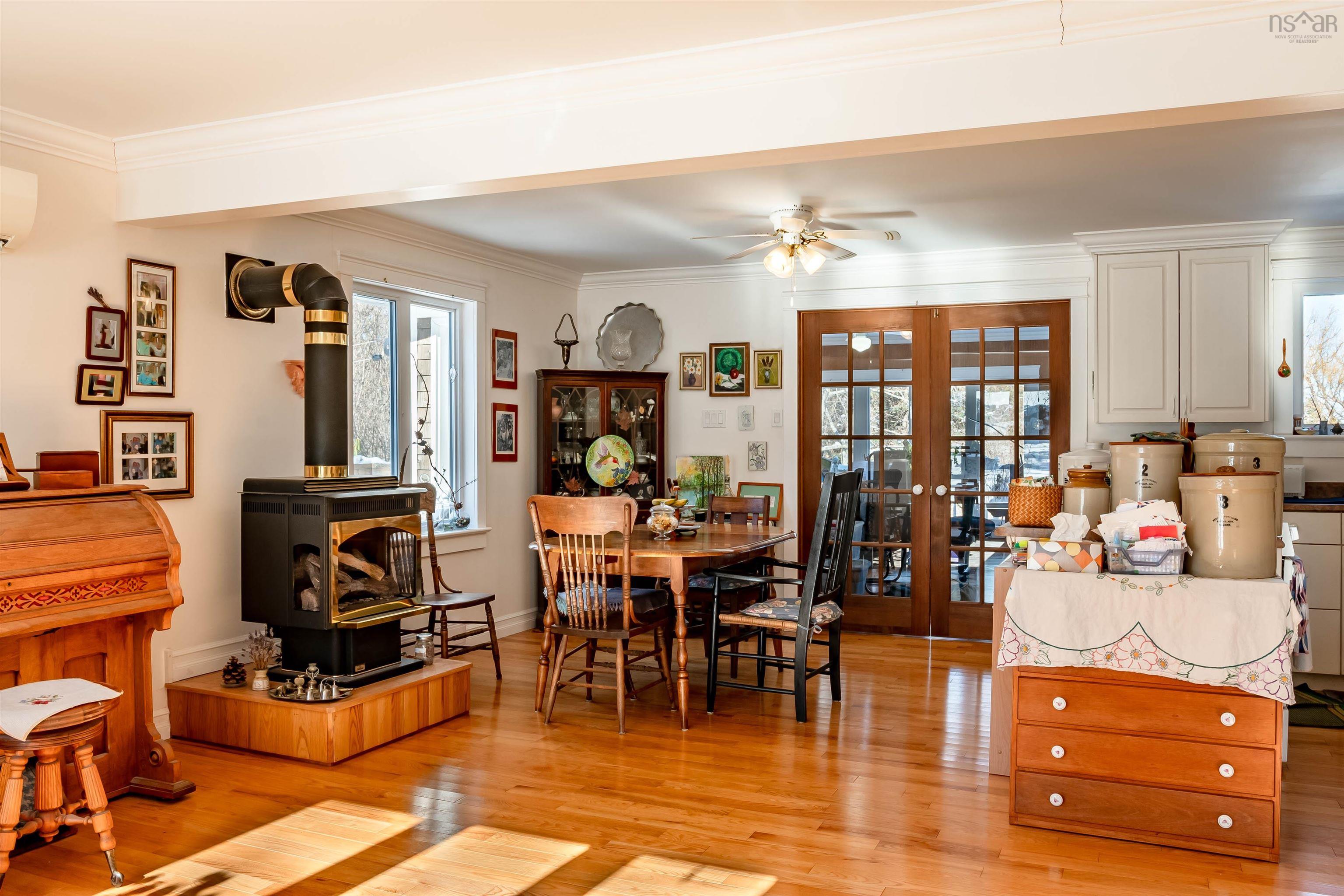 $625,000.00: 1407 North Shore Road, North Shore