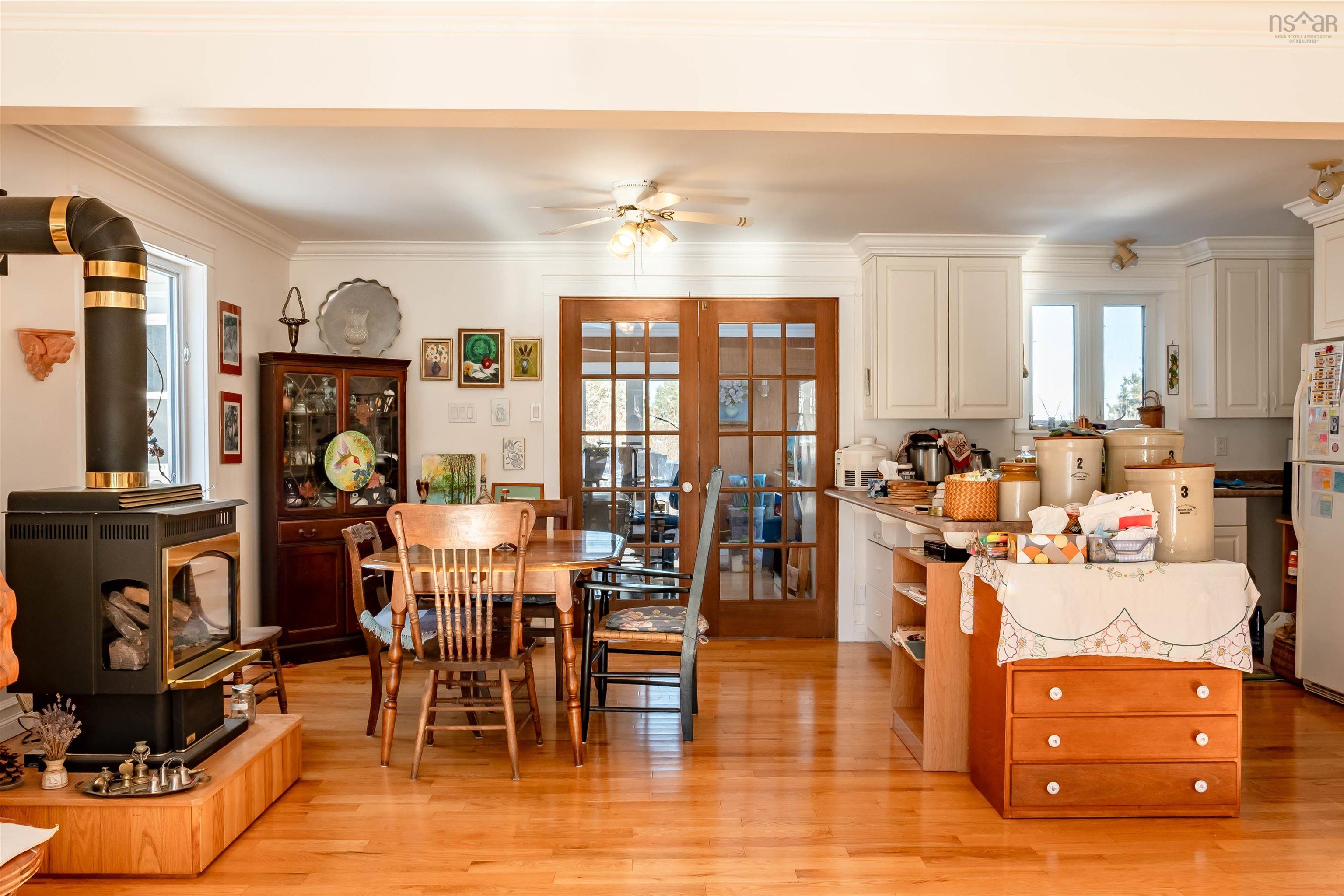 $625,000.00: 1407 North Shore Road, North Shore