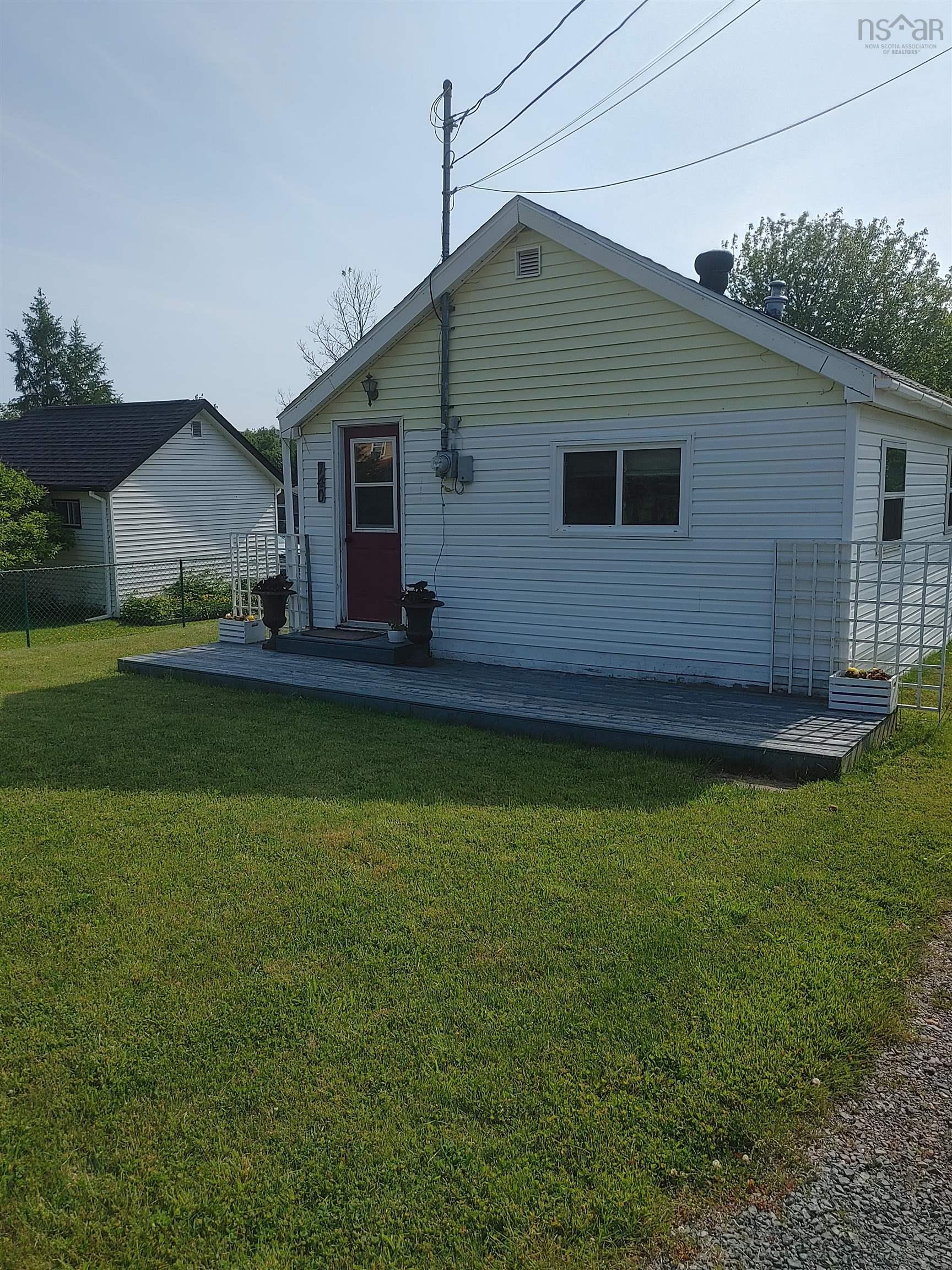 $164,900.00: 740 Willow Street, Hilden